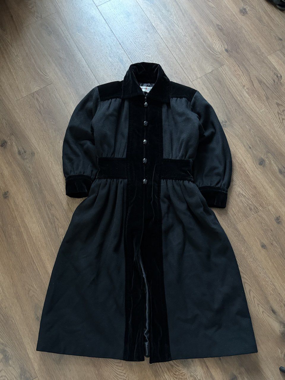 Yves Saint Laurent YVES SAINT LAURENT 1970s Velvet Coat Russian Collection Size M / US 6-8 / IT 42-44 - 1 Thumbnail