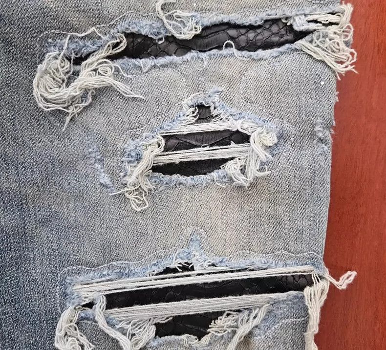 Amiri Amiri embroidered badge patched denim Size US 32 / EU 48 - 7 Thumbnail