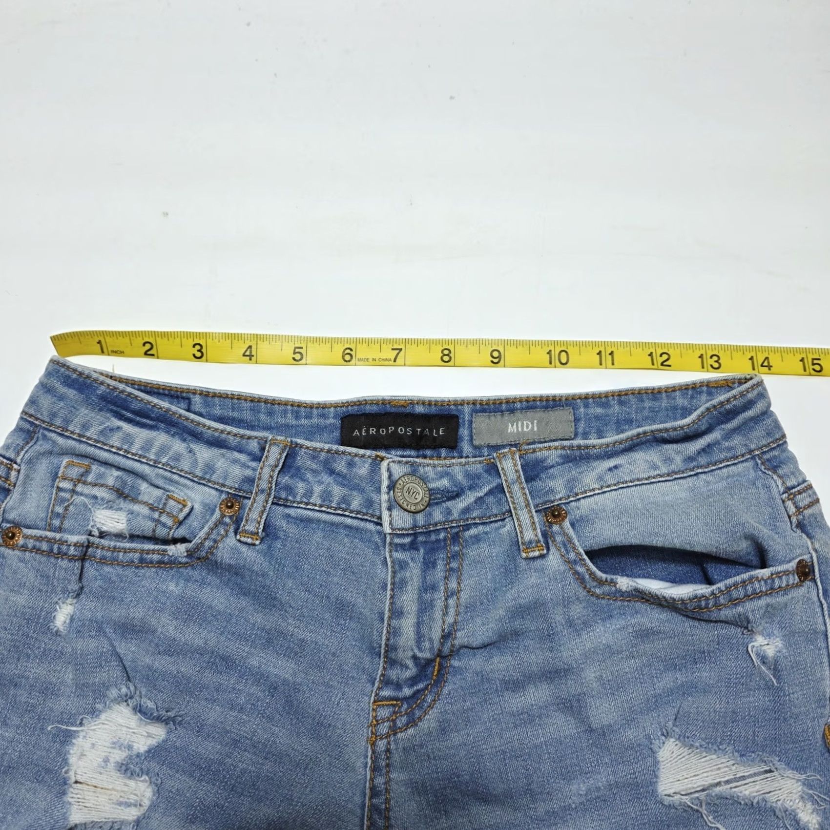Vintage Womens Aeropostale Midi Blue Jean Shorts Size 4 Distressed Size 27" / US 4 / IT 40 - 5 Thumbnail