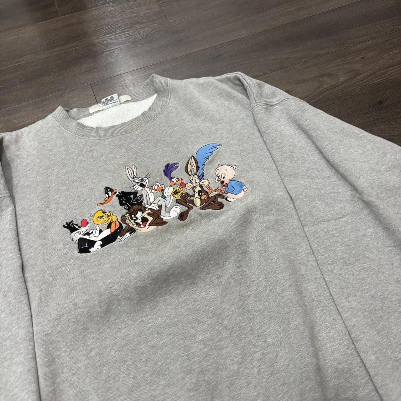 Designer vintage embroidered looney tunes crewneck sweatshirt 98 XXL Size US XXL / EU 58 / 5 - 1 Thumbnail