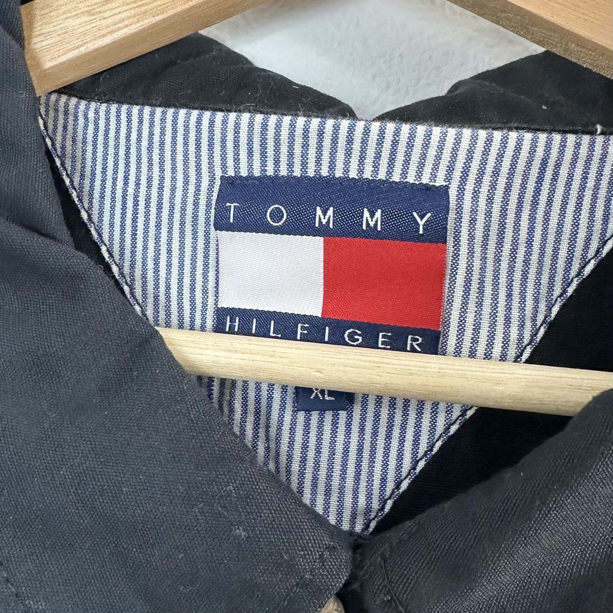 Tommy Hilfiger × Vintage Vintage Tommy Hilfiger Lion Crest Trucker Jacket XL Size US XL / EU 56 / 4 - 5 Thumbnail