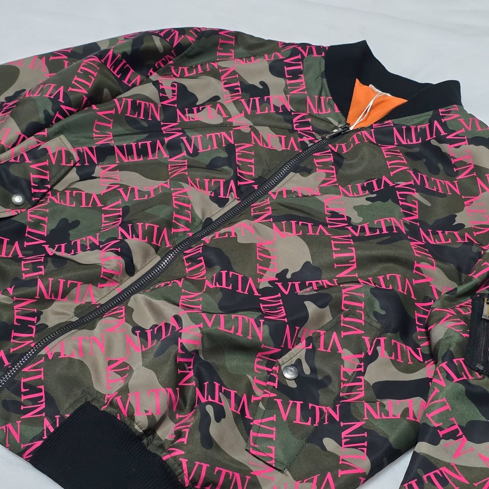 Valentino Valentino Army Camo Bomber Jacket with Pink Logo Letters Size US S / EU 44-46 / 1 - 2 Thumbnail