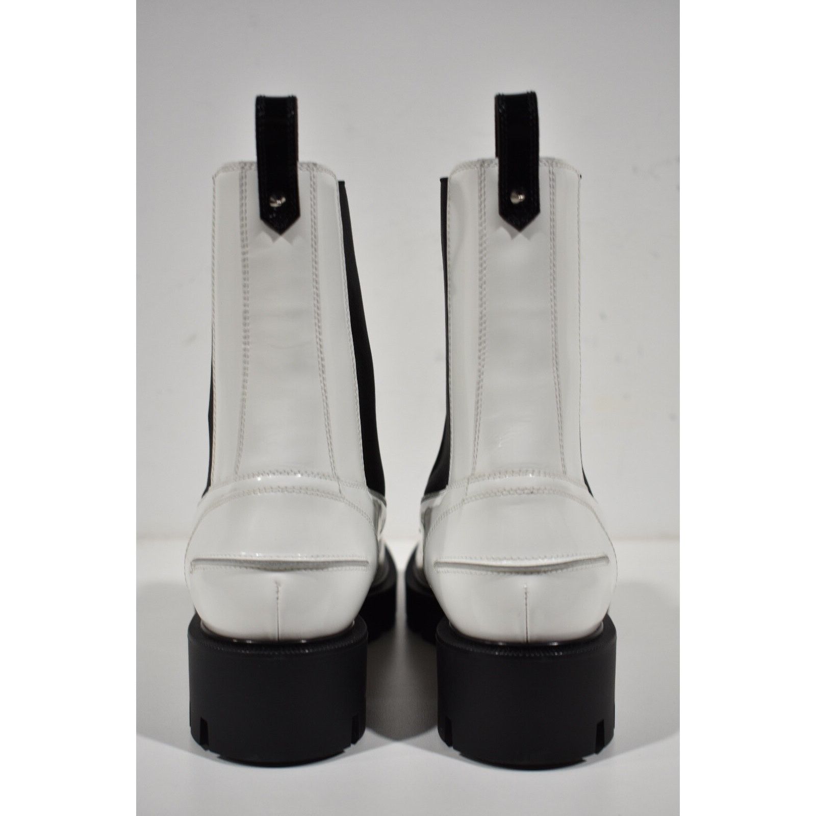 Christian Louboutin Christian Louboutin Montezu Lug Flat White Black Leather Size US 10 / IT 40 - 11 Thumbnail