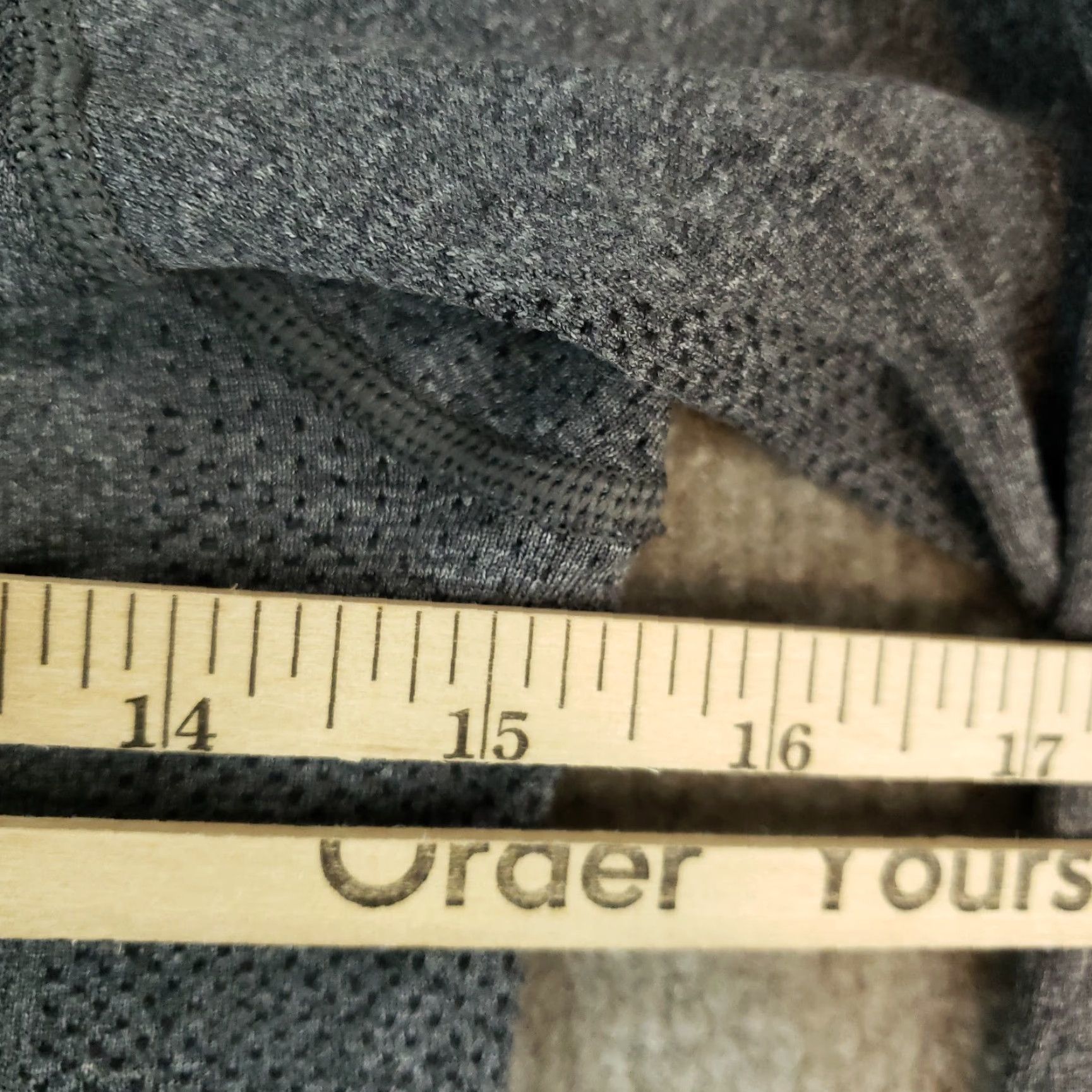 Lululemon Lululemon Long Sleeve Crew Neck Women's Small Gray Athleisure Running Shirt Size S / US 4 / IT 40 - 4 Thumbnail