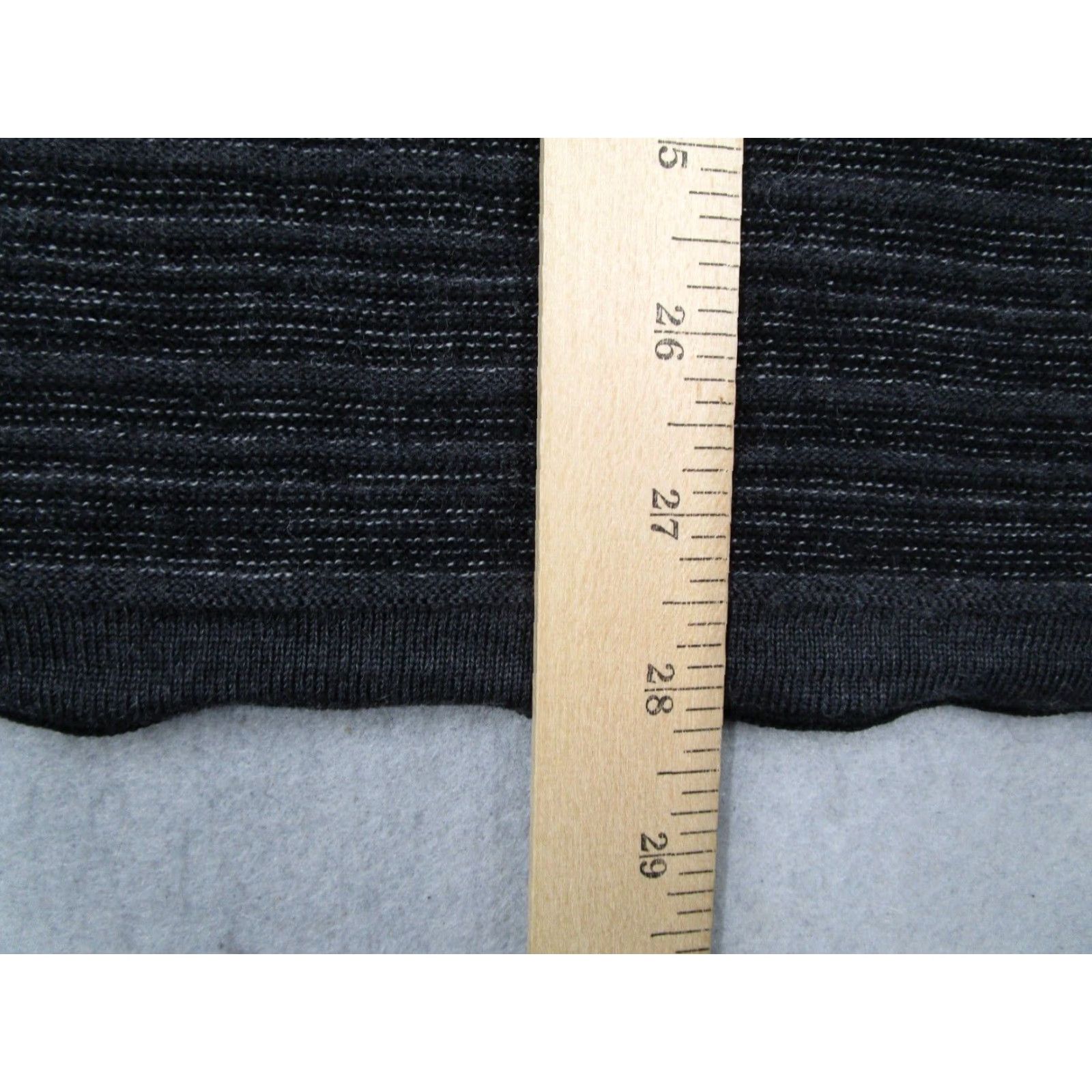 Hugo Boss HUGO BOSS Slim Fit V Neck Pullover Sweater Mens Large Gray Wool Blend Knit Size US L / EU 52-54 / 3 - 7 Thumbnail