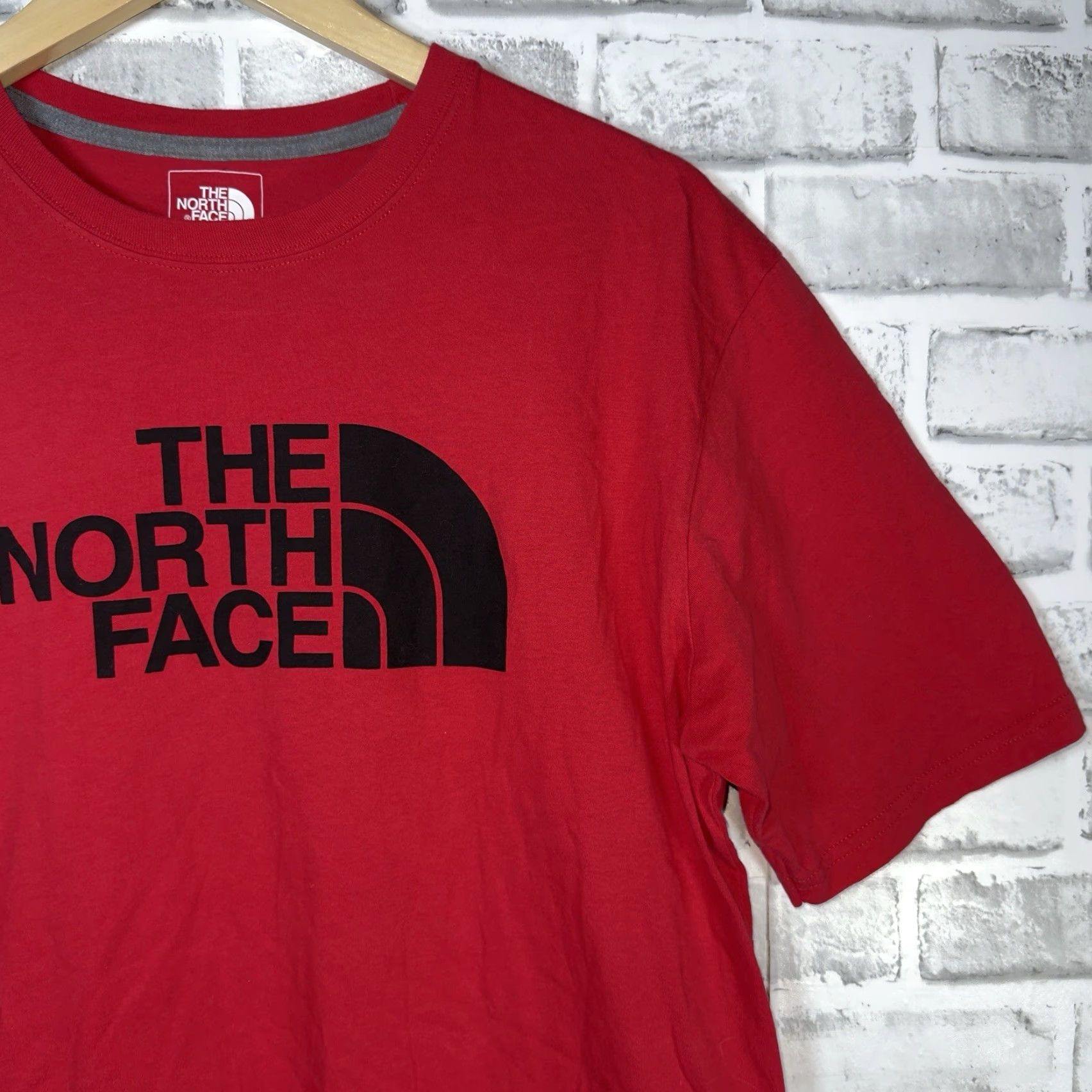 The North Face The North Face Men's Red Cotton Graphic T-Shirt Size M Casual Outdoor Wear Size US M / EU 48-50 / 2 - 2 Thumbnail