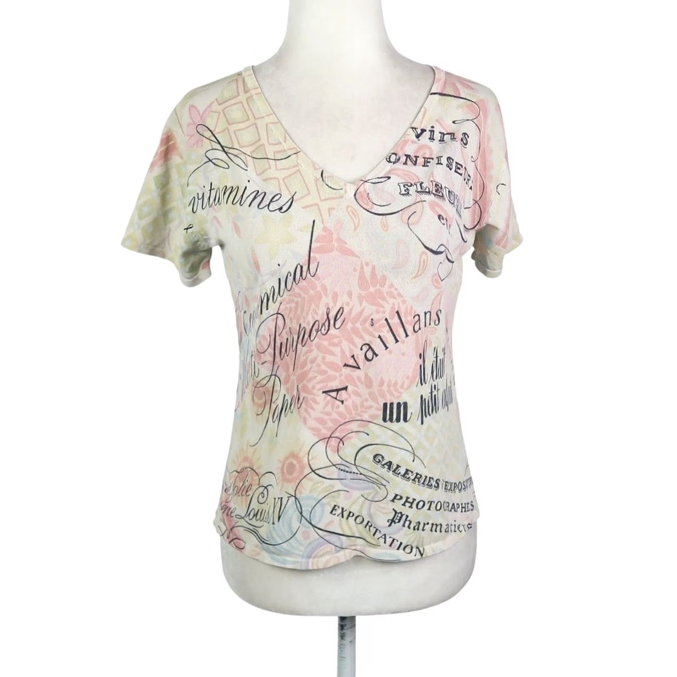 Vintage VINTAGE Mark Richards Cream French Word Graphic V-Neck Tee XL Women Short Sleeve Silk Spandex T-Shirt Size XL / US 12-14 / IT 48-50 - 2 Thumbnail
