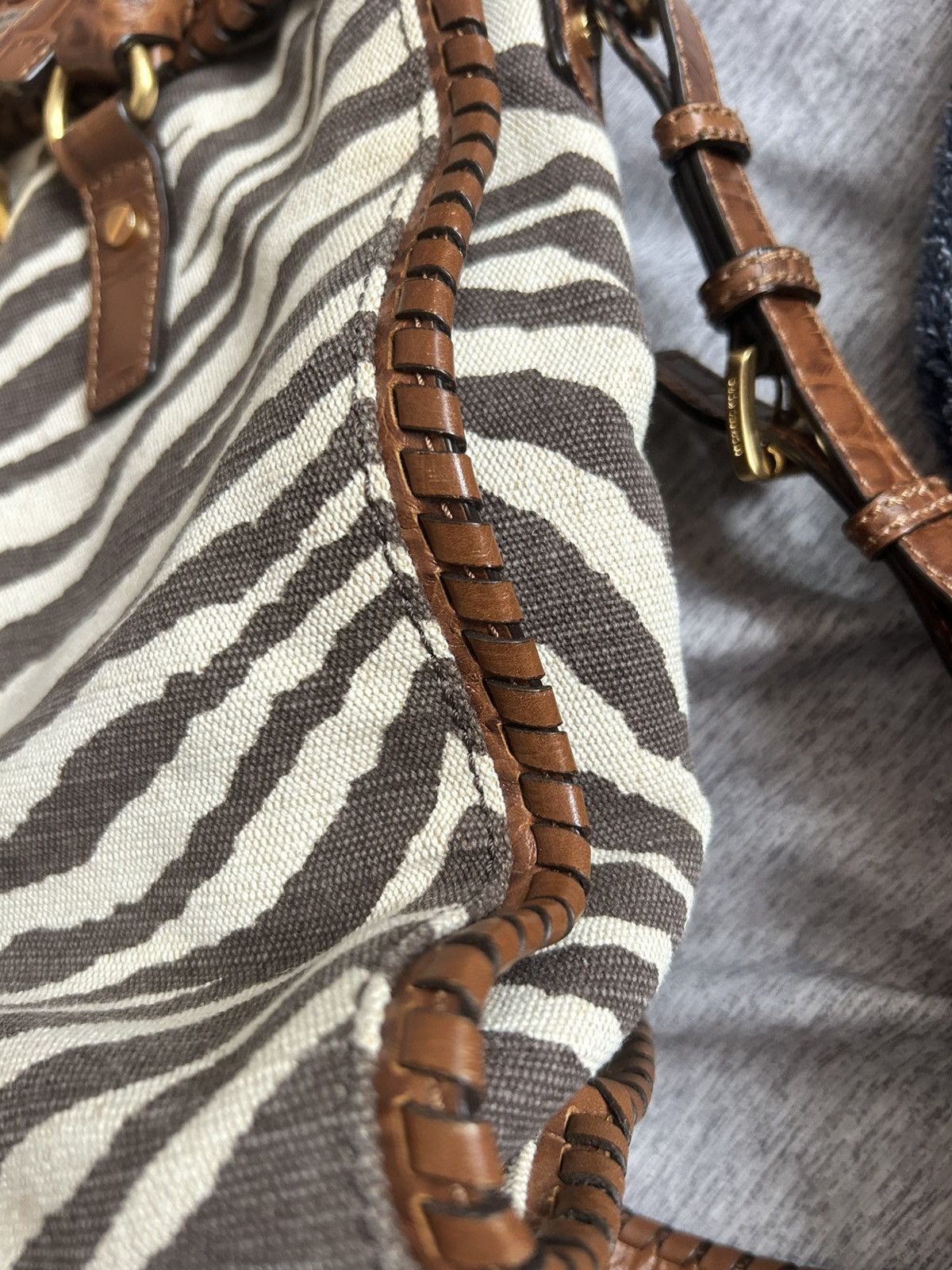 Michael Kors Michael Kors Hamilton-Zebra Canvas & Whipstitch Croc Leather Size ONE SIZE - 6 Thumbnail