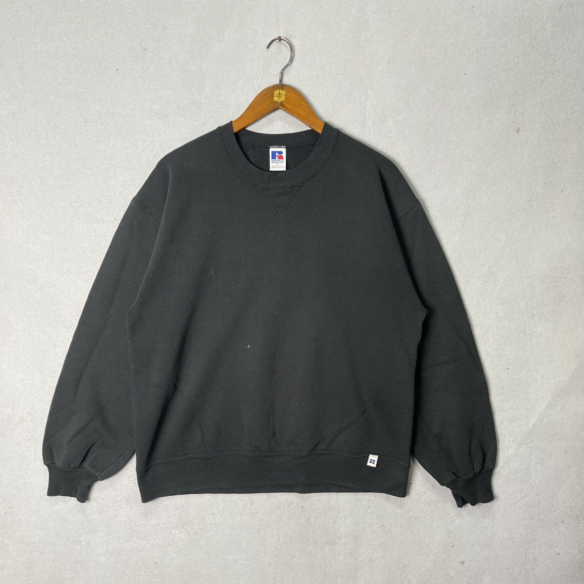 Russell Athletic Vintage Russell Athletic Blank Crewneck Sweatshirt Black Size US L / EU 52-54 / 3 - 1 Thumbnail