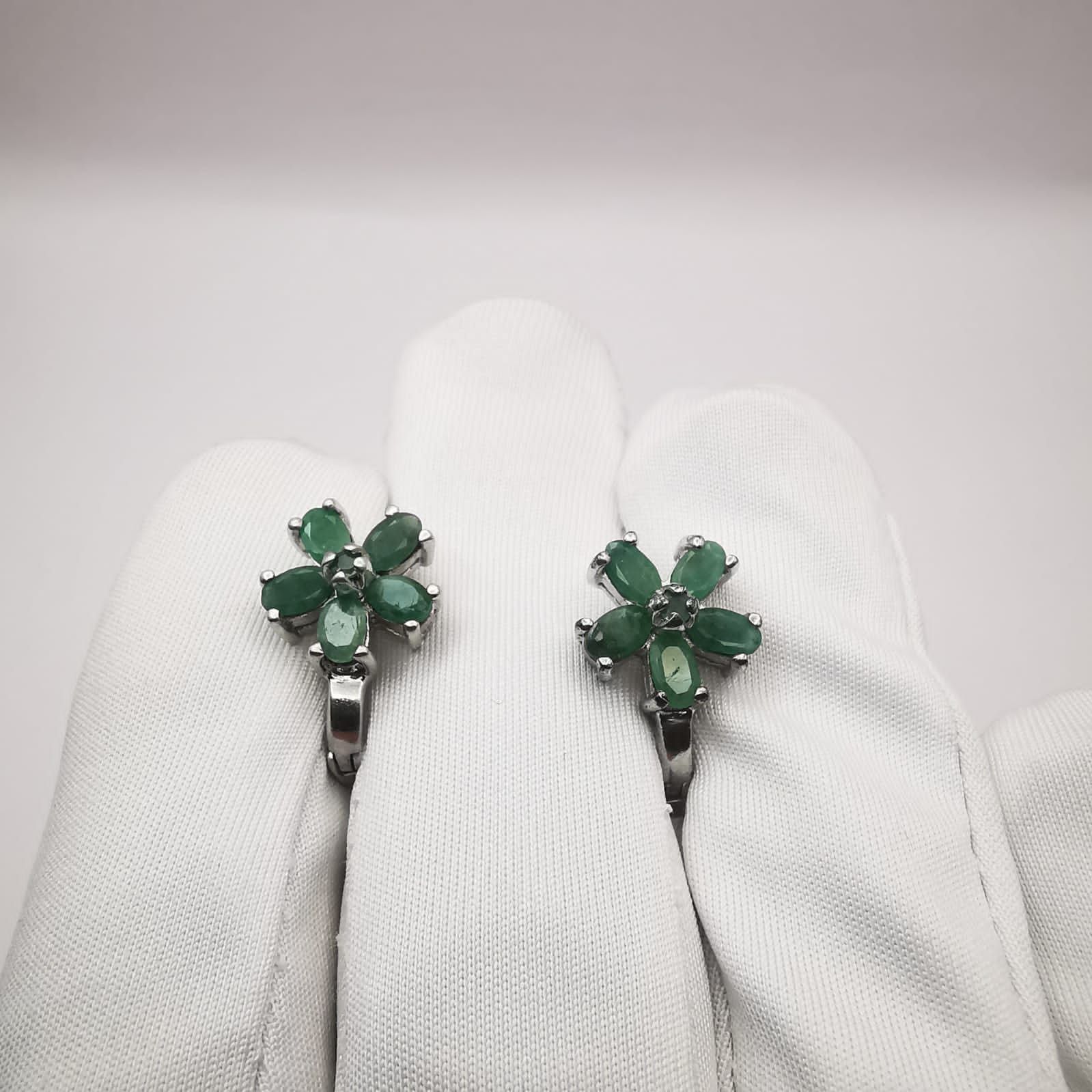 Vintage Vintage Women's Earrings 925 Sterling Silver Jewelry Emerald Size ONE SIZE - 4 Thumbnail