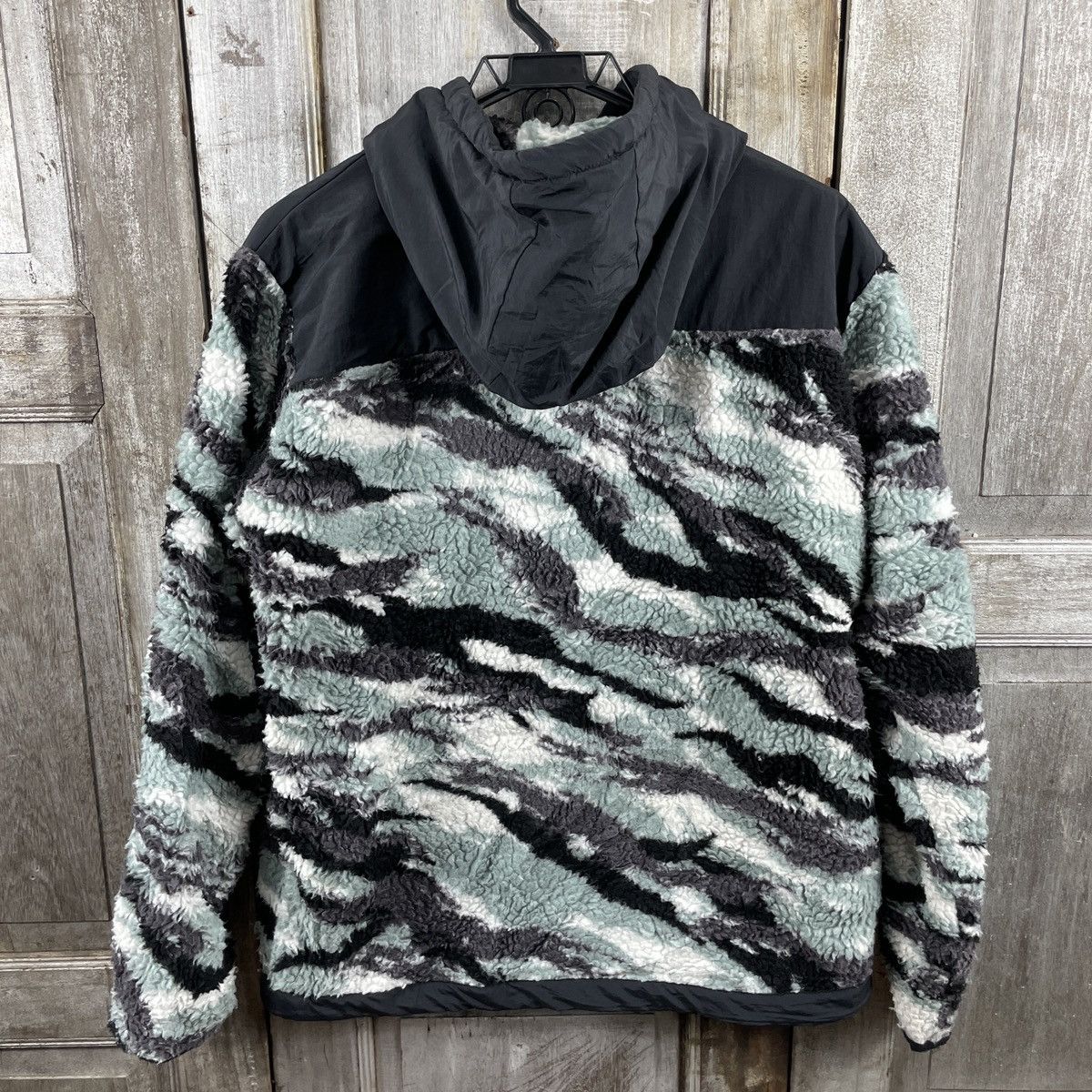 Japanese Brand × Vintage Vintage Find Out Fleece Camo Jacket Size US L / EU 52-54 / 3 - 3 Thumbnail