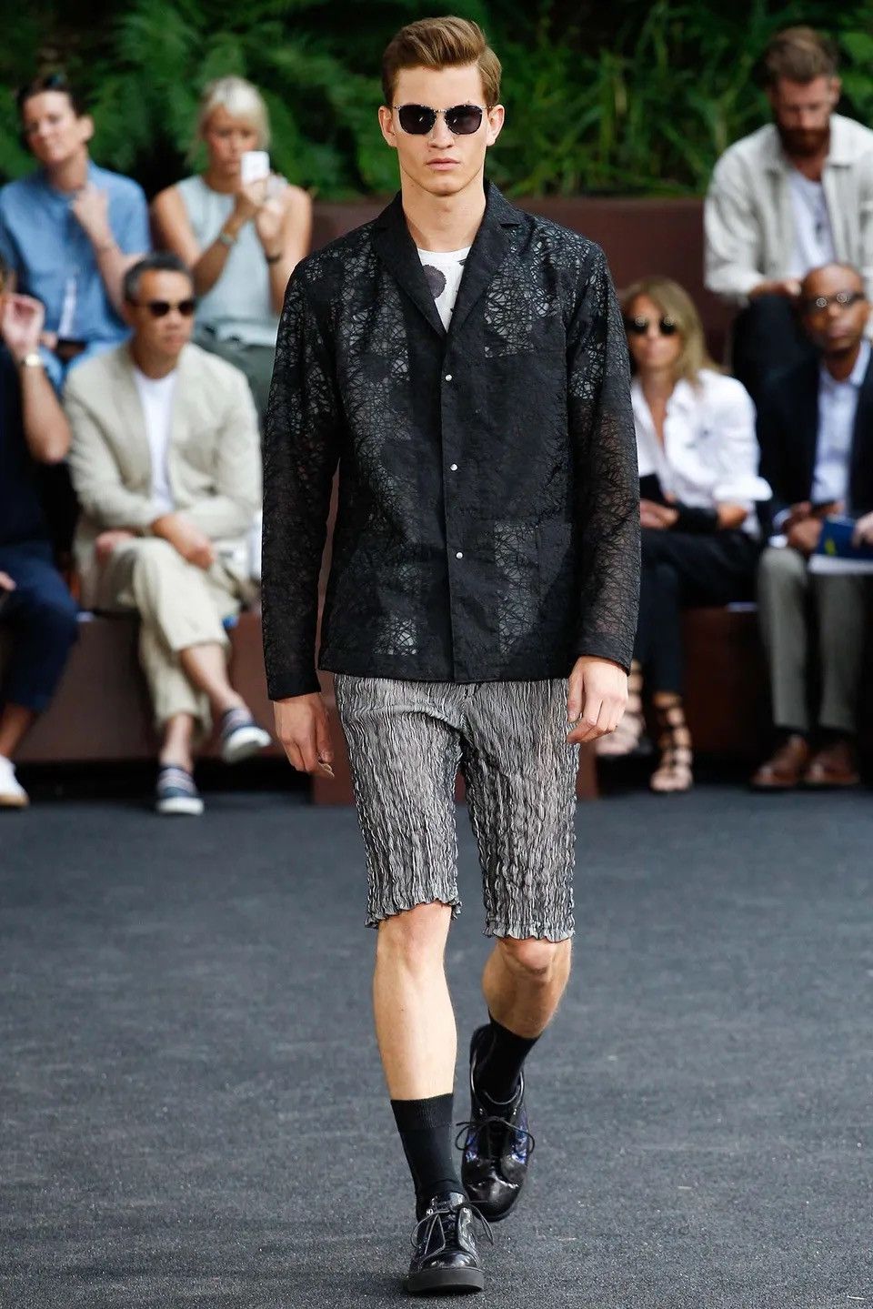 Issey Miyake Issey Miyake Men - S/S 2016 - Pleated Shorts Size US 34 / EU 50 - 15 Thumbnail
