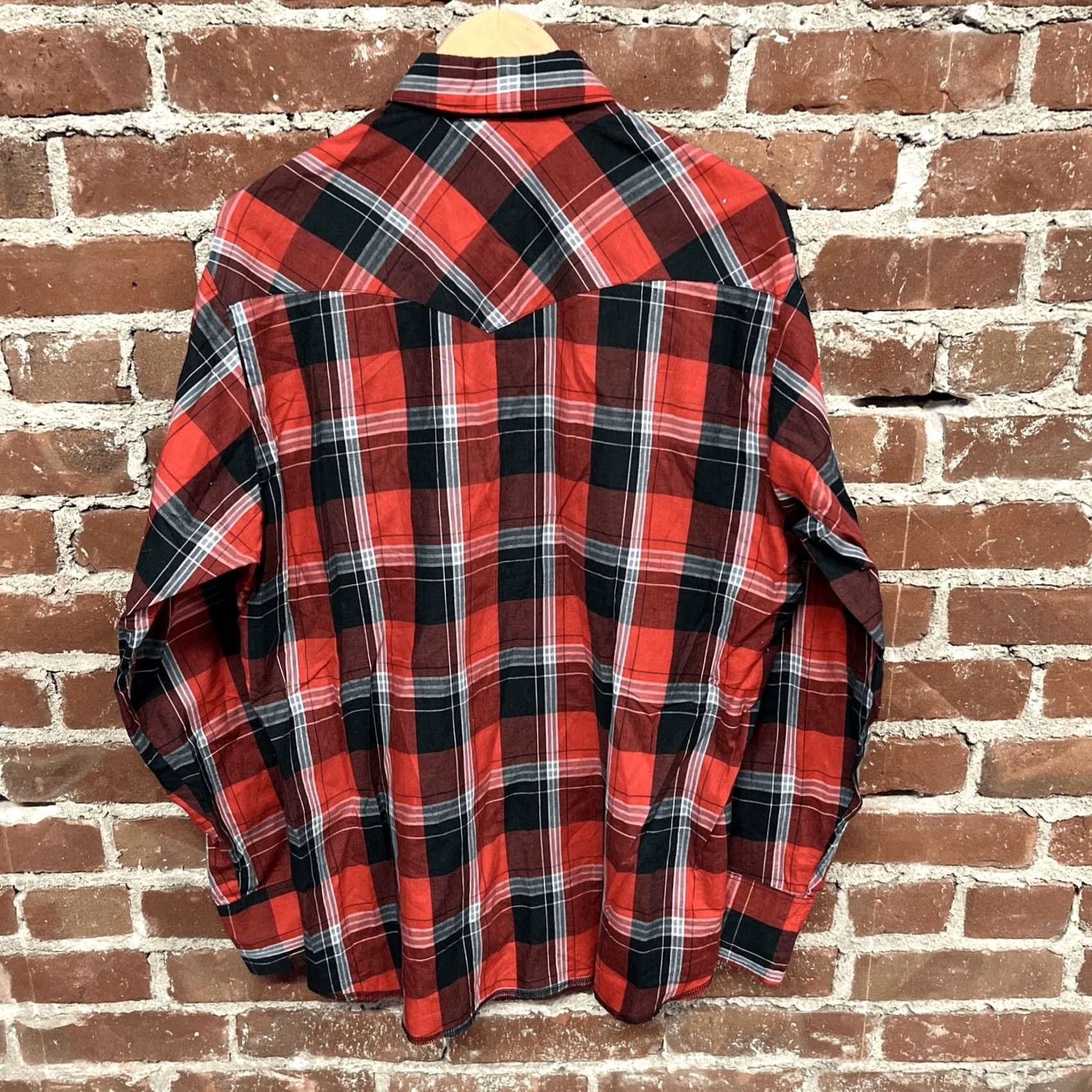 Wrangler Wrangler Men’s Red Plaid Pearl Snap Long Sleeve Shirt Size L Western Size US L / EU 52-54 / 3 - 4 Thumbnail