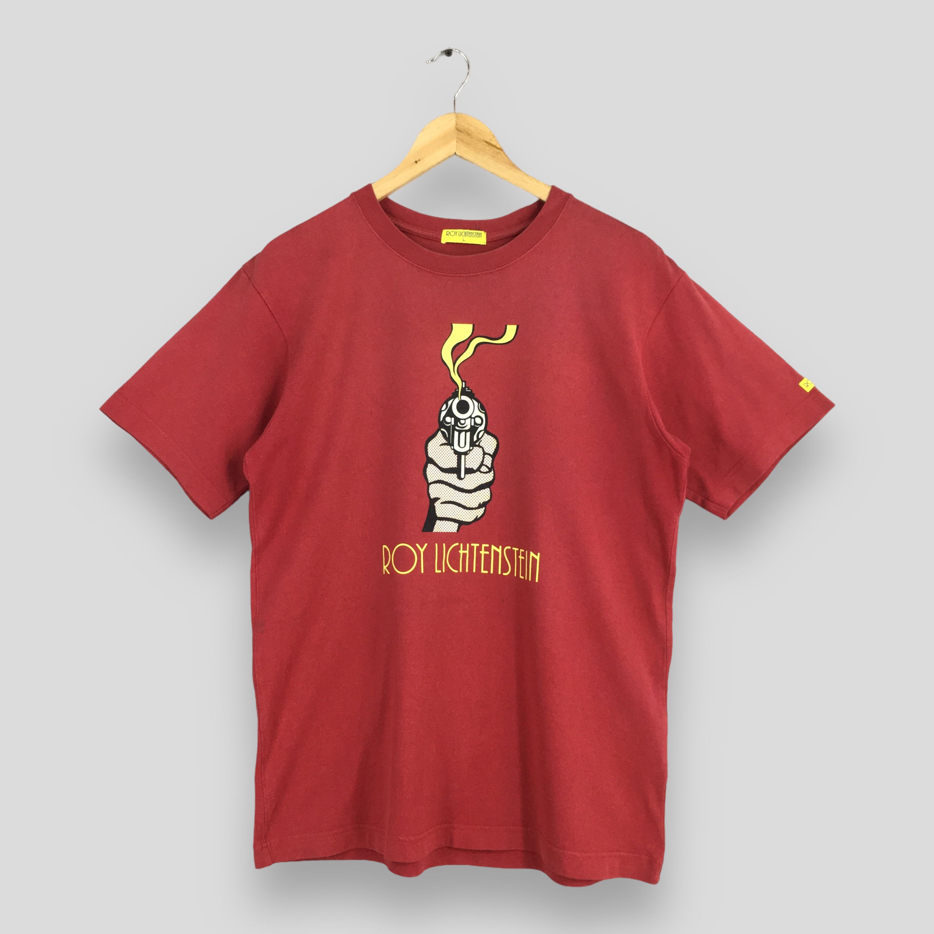 Vintage Roy Lichtenstein Gun in America (1968) Art Red T shirt Large Size US L / EU 52-54 / 3 - 1 Thumbnail