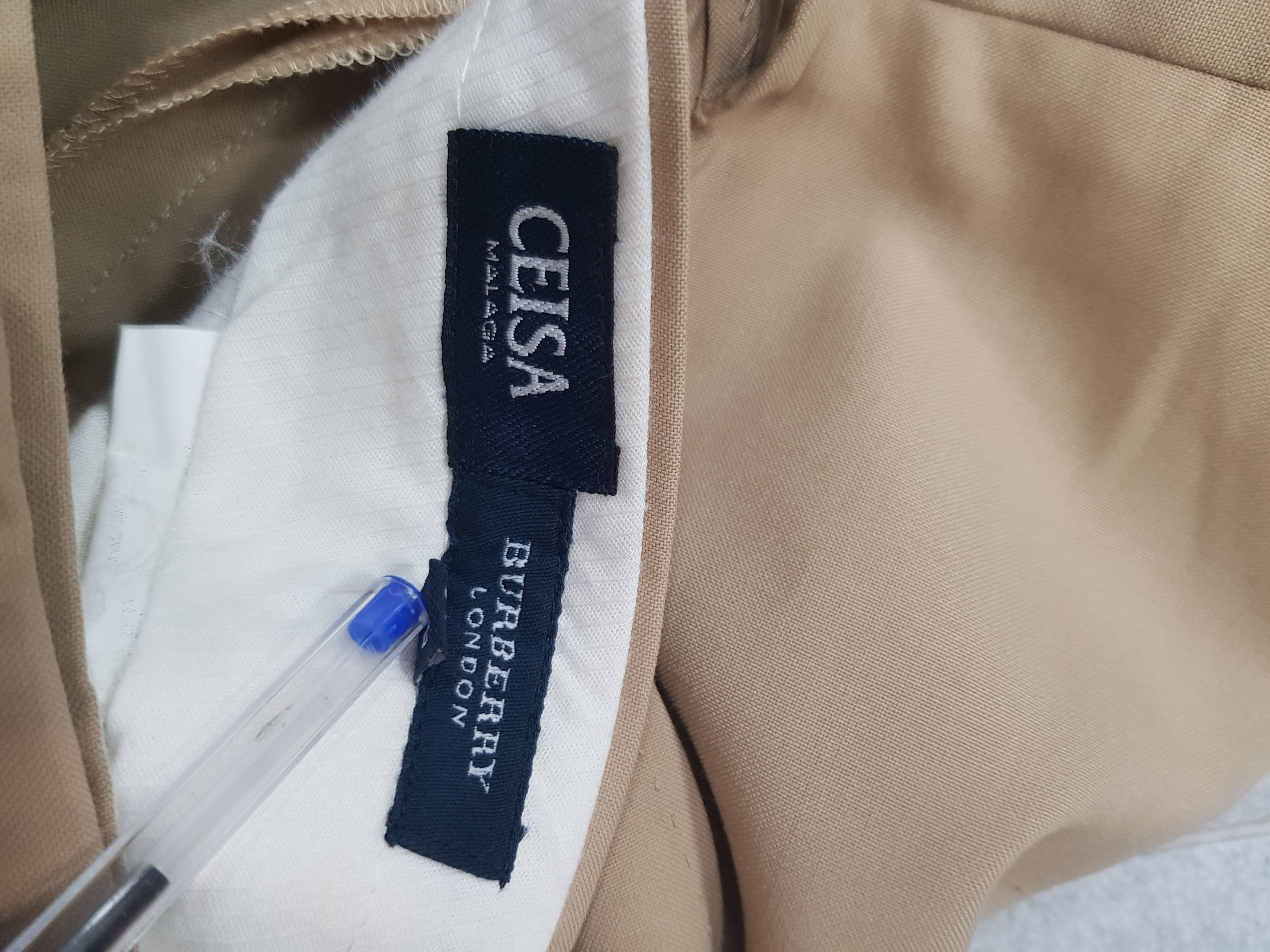 Burberry × Designer × Vintage True Vintage 90s Burberry cream beige Baggy chino Trousers Size US 39 - 6 Thumbnail