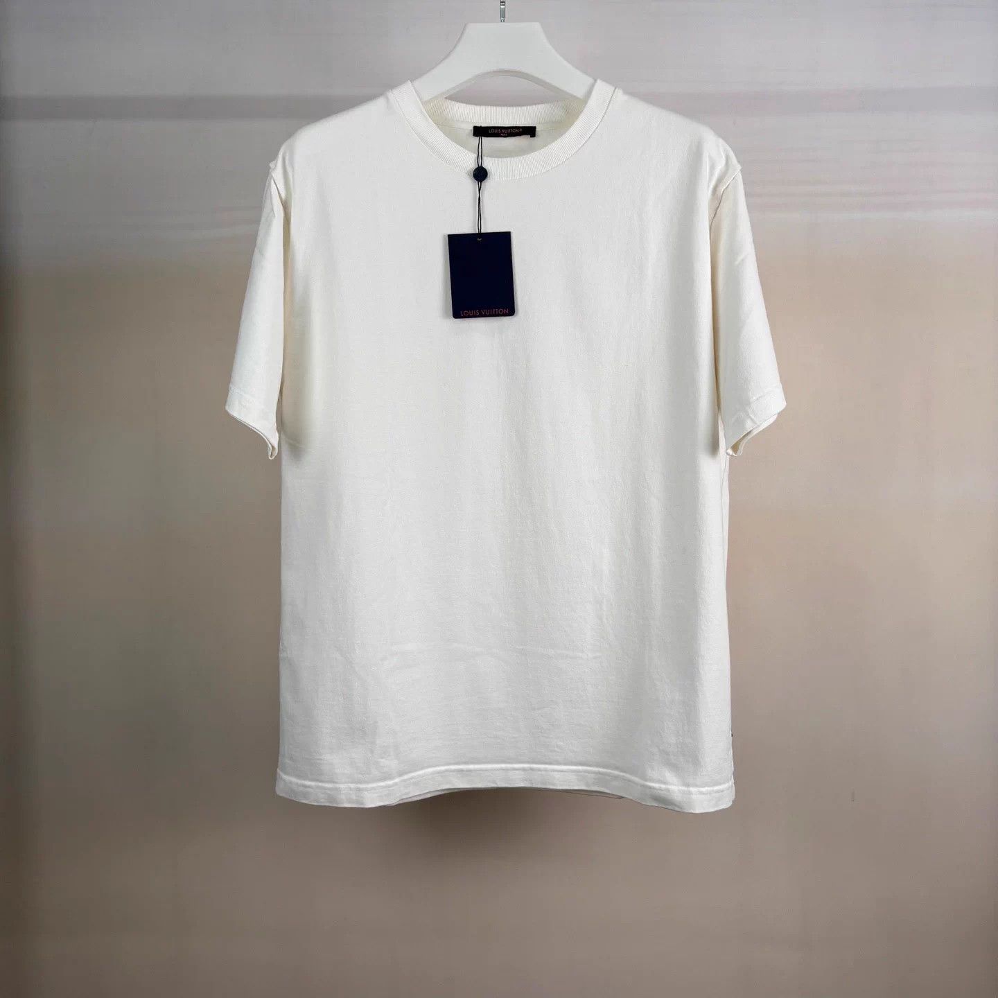 Louis Vuitton Louis Vuitton White Unisex SS Tee XXL Italian New Back Logo Size US XXL / EU 58 / 5 - 2 Thumbnail