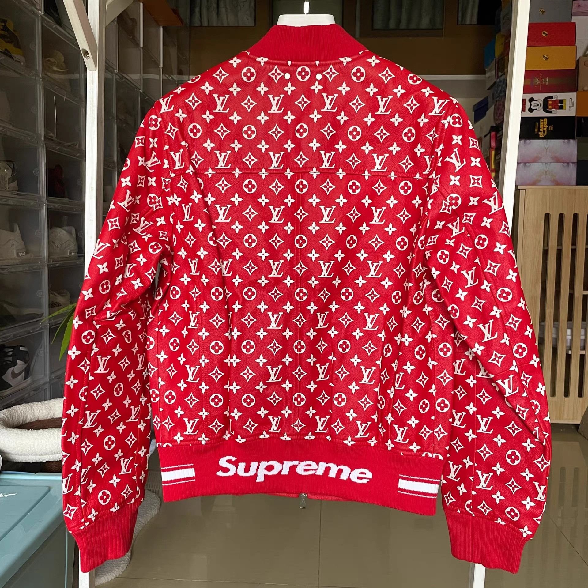 Louis Vuitton Louis Vuitton LV x Supreme Red Leather Jacket Size US S / EU 44-46 / 1 - 2 Thumbnail