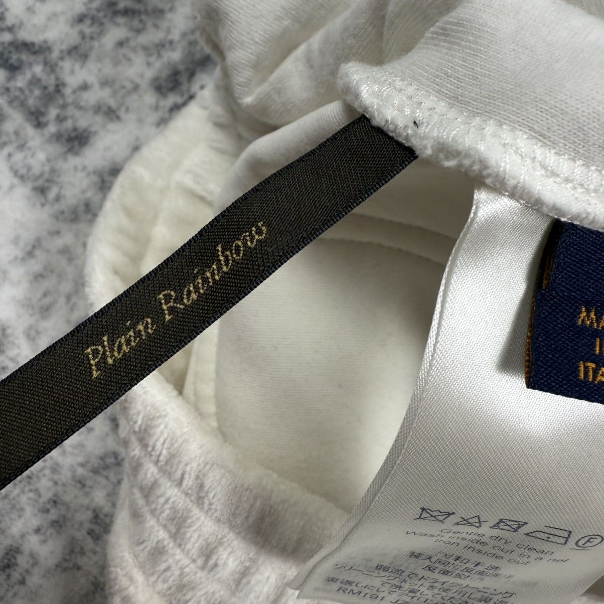 Louis Vuitton Louis Vuitton Monogram Flocked Logo ‘White’ Sweatpants Size US 32 / EU 48 - 12 Thumbnail