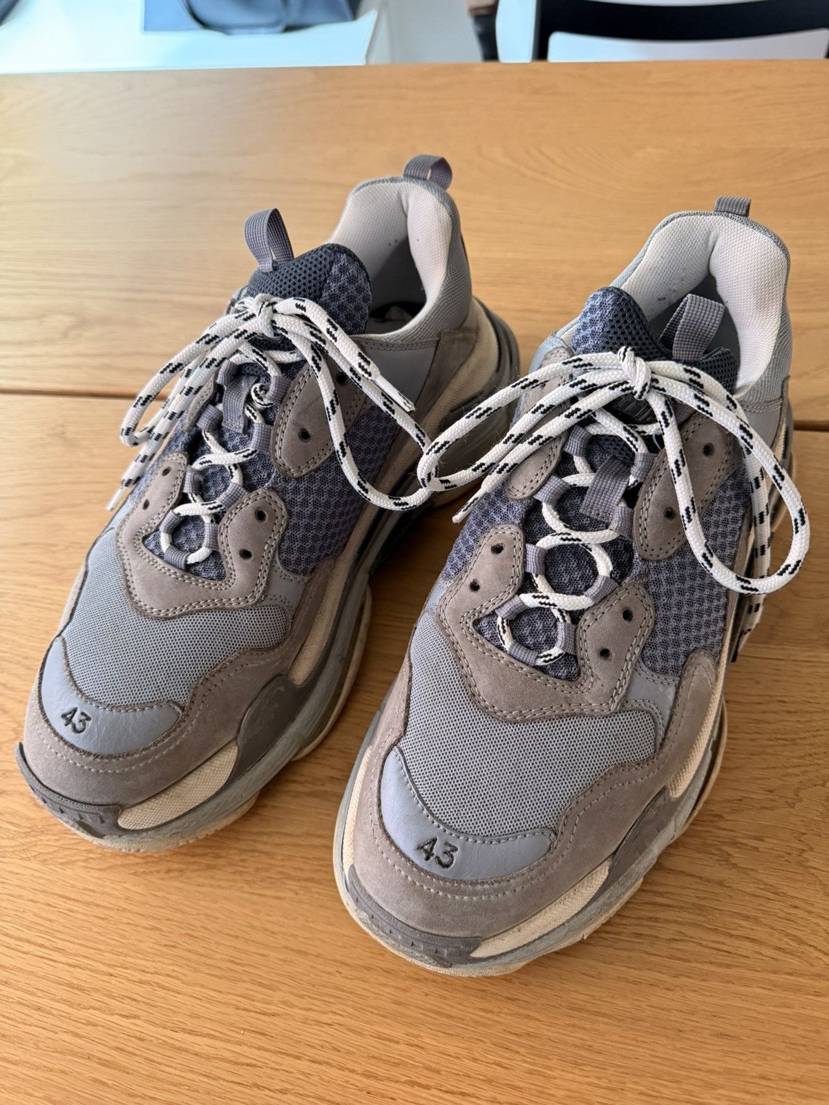 Balenciaga Balenciaga Triple S Grey Size 43 - No Reissue Made in Italy Size US 10 / EU 43 - 10 Thumbnail