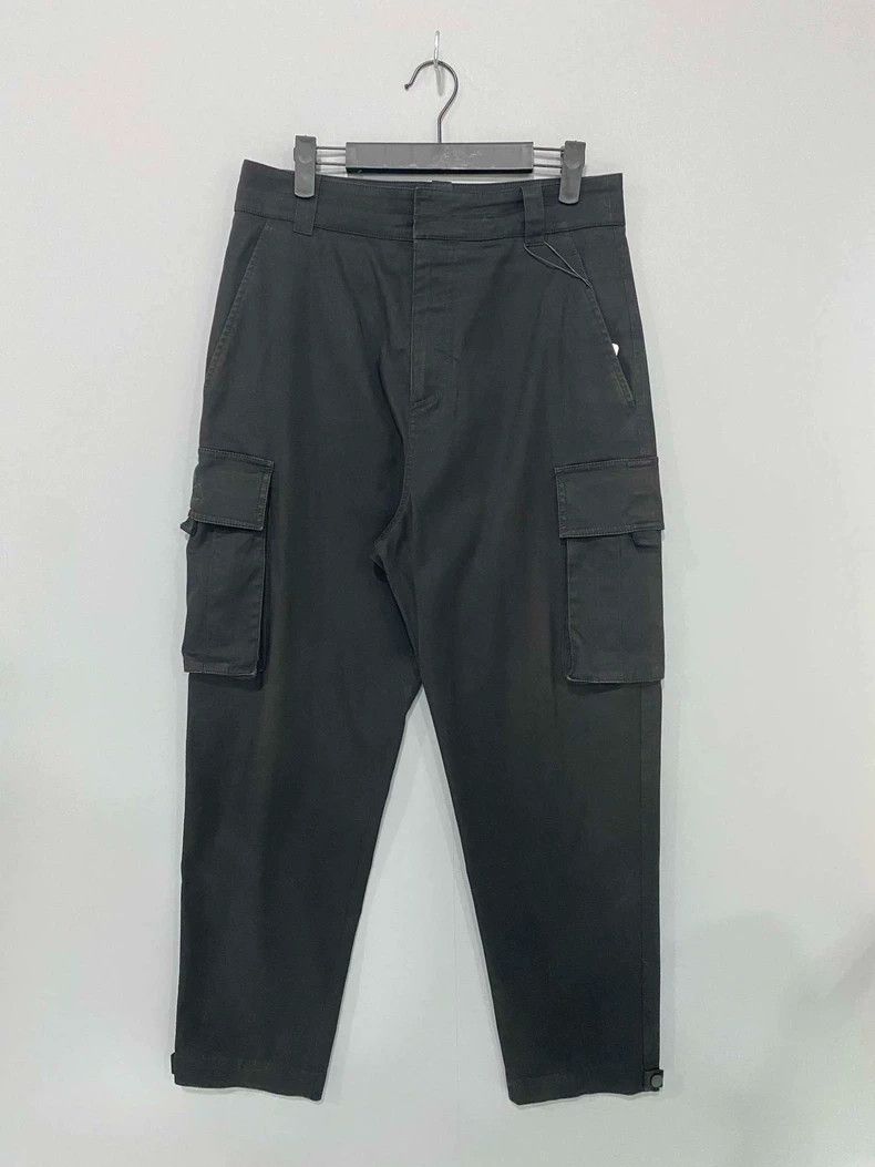 Dior dior logo cargo pants in black-dmc Size US 31 - 1 Thumbnail