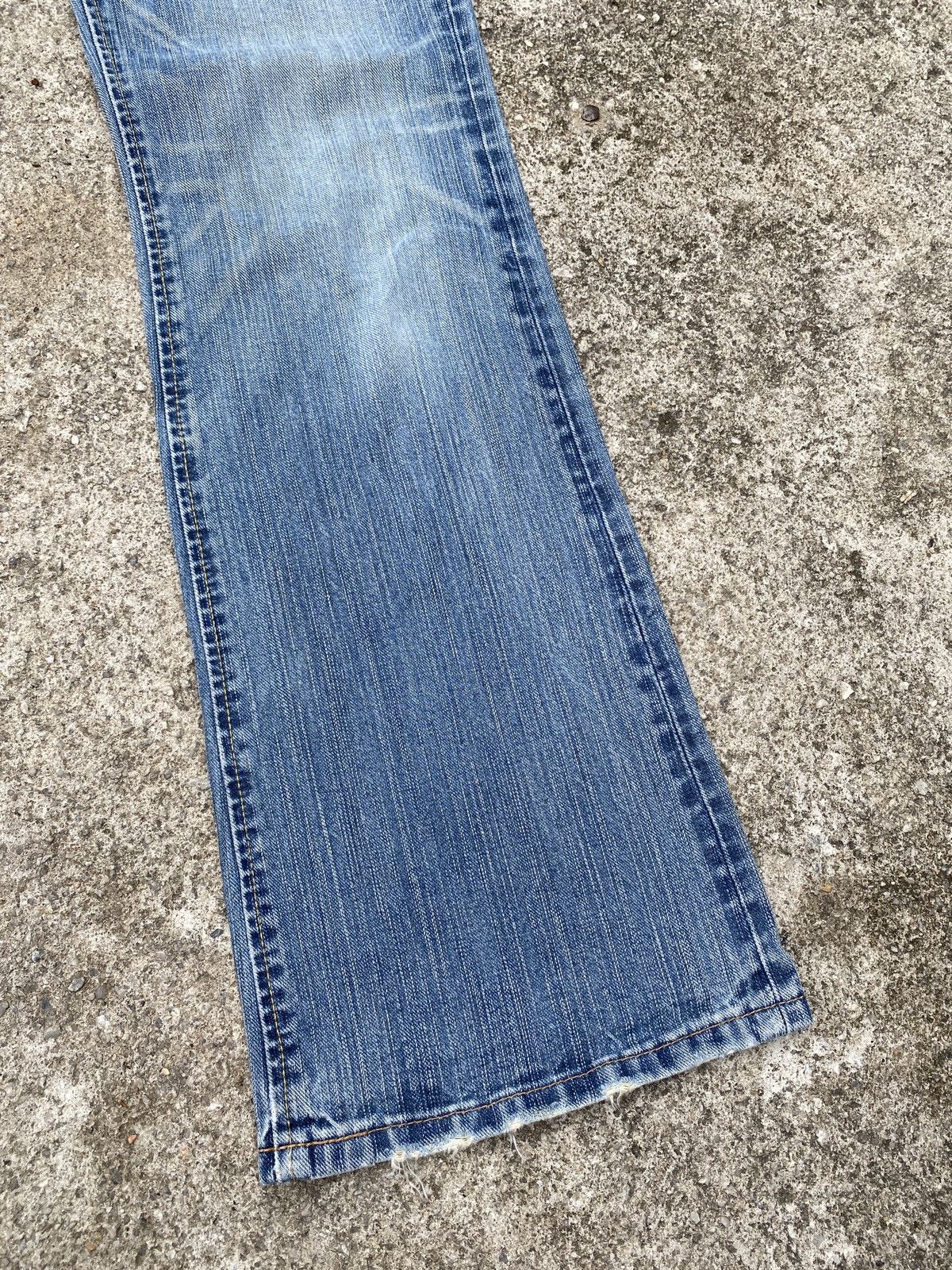 If Six Was Nine × Tornado Mart × Wrangler 2000s - Wrangler Blue Washed Flare Jeans Size US 31 - 7 Thumbnail