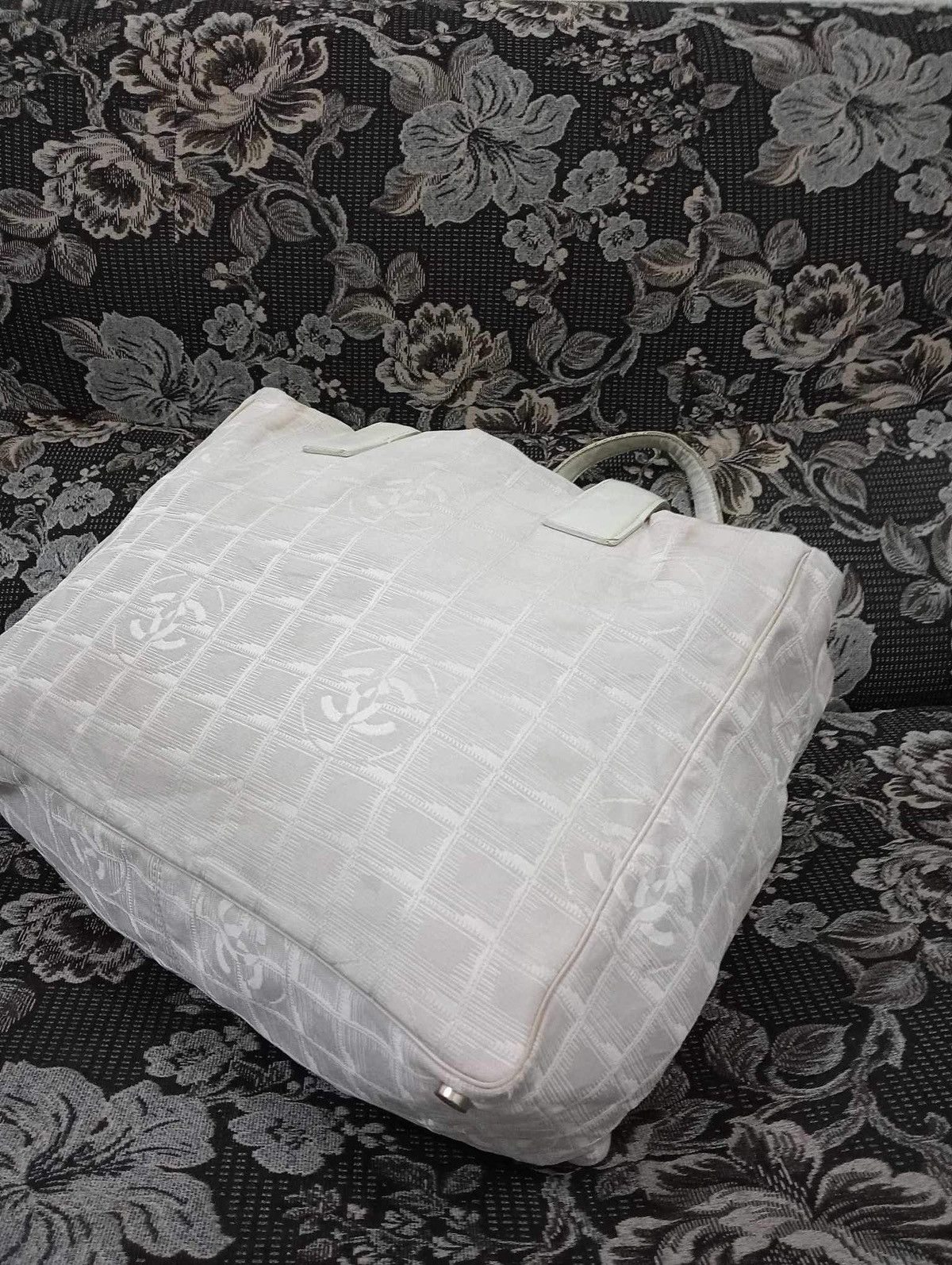 Chanel 💥Last Drop💥Chanel CC Tote Bag Size ONE SIZE - 6 Thumbnail