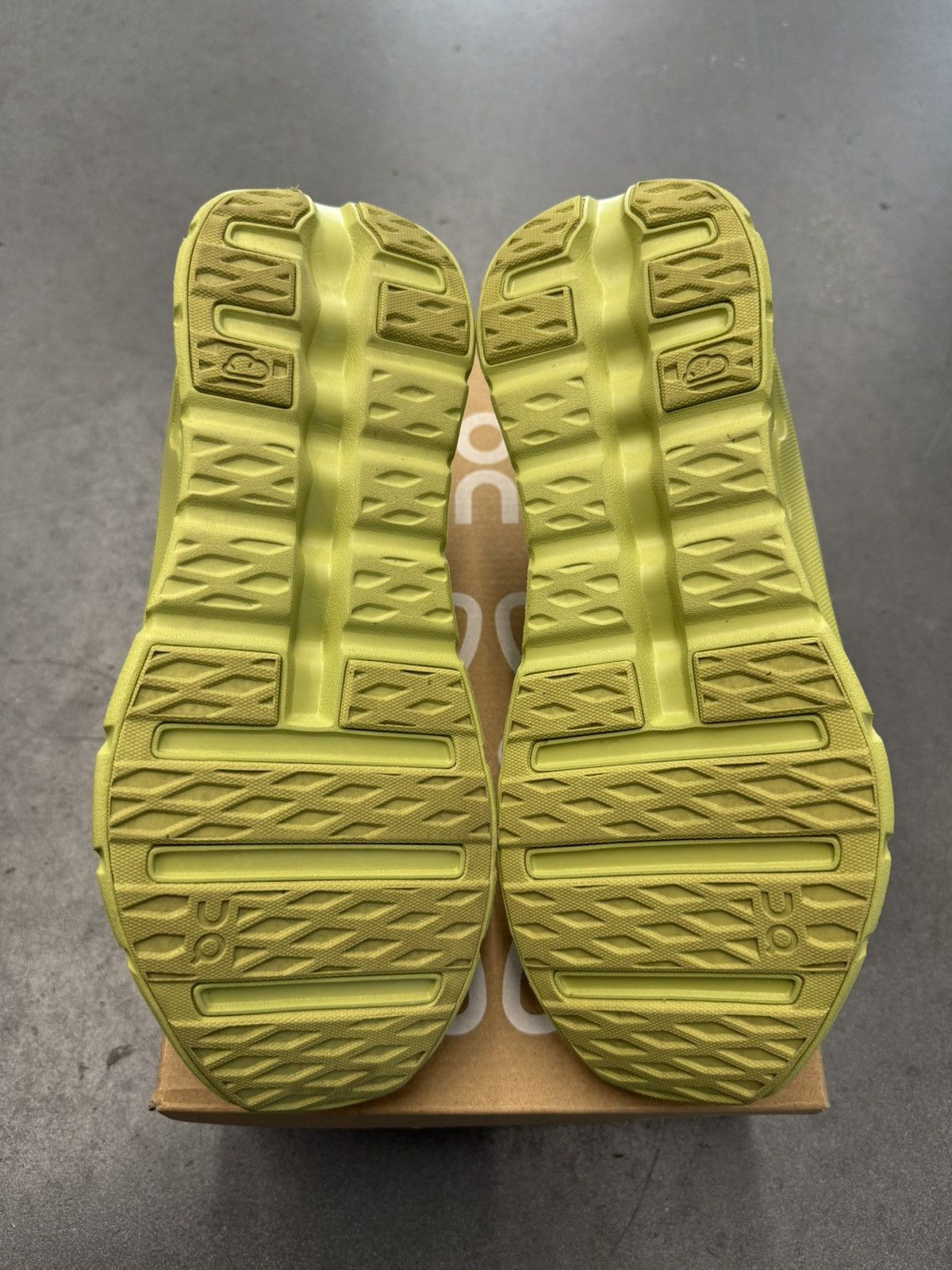 Loewe × On 2023 On Running Cloudtilt LOEWE Lime Green Size US 8 / EU 41 - 10 Thumbnail