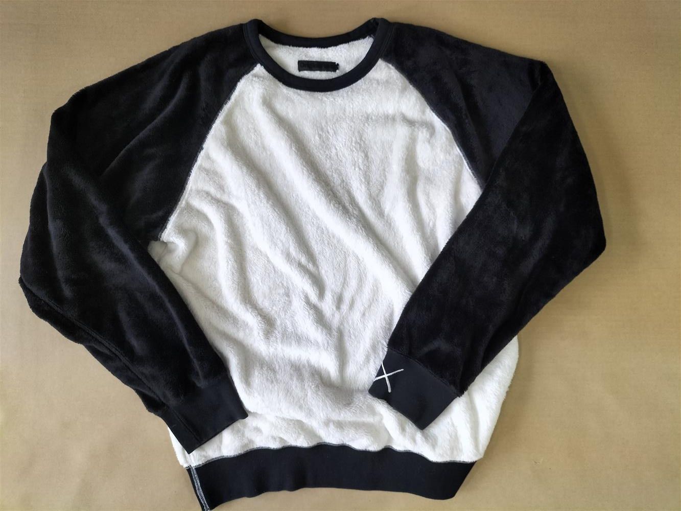 Kaws KAWS ORIGINAL FAKE PANDA FAUX FUR RAGLAN SWEATSHIRT SZ 4 Size US XL / EU 56 / 4 - 12 Thumbnail
