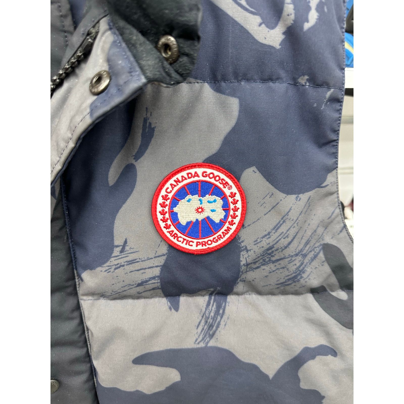 Canada Goose Canada Goose Freestyle Down Vest Blue Arctic Camo Size L Size L / US 10 / IT 46 - 2 Thumbnail