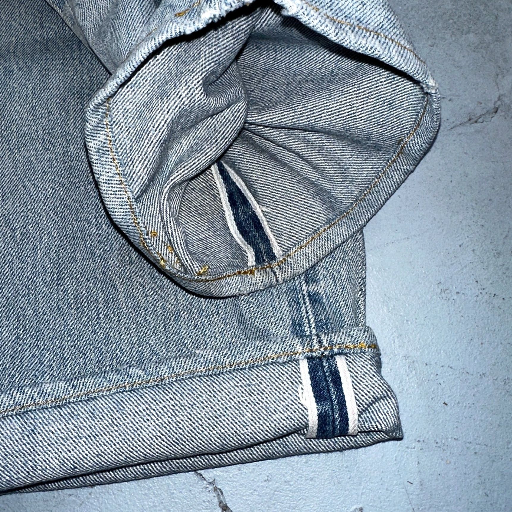 Levi's VINTAGE Levi's 501 Jeans Men Regular 30x26 Blue Light Wash 1980s 80s USA Distressed Slim Straight XX 501 Series Mens Size US 30 / EU 46 - 4 Thumbnail
