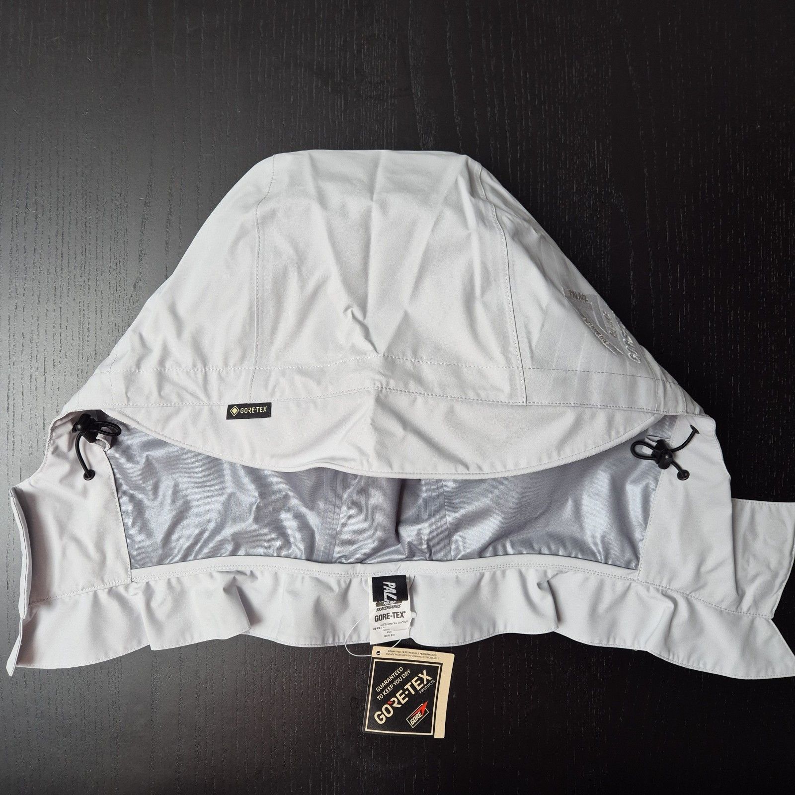 Palace Palace Gore-Tex 3L Showerman Hood Cloud Grey S/M New SS25 Size ONE SIZE - 3 Thumbnail