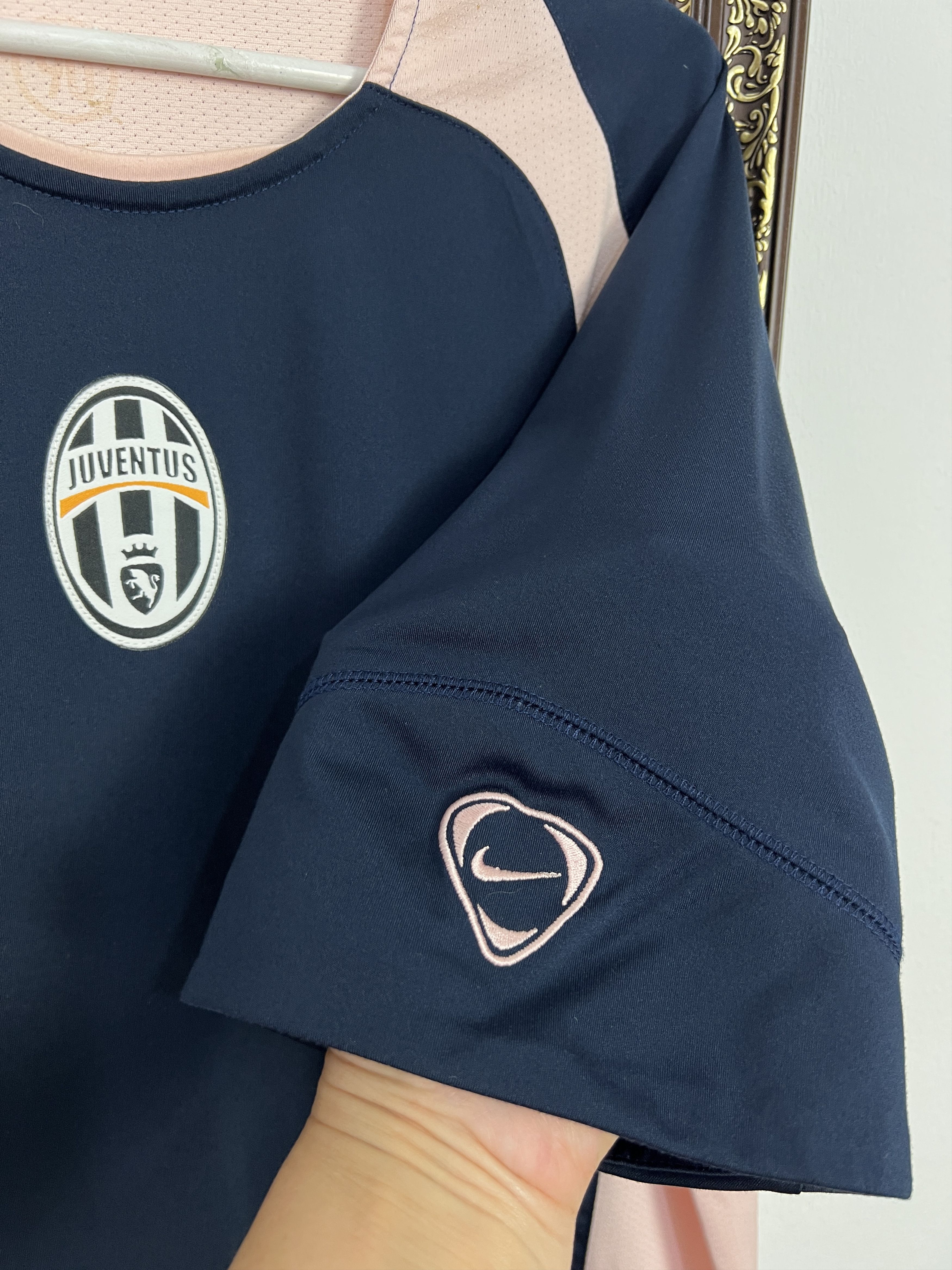 Nike Vintage Nike Juventus Football Shirt Train Soccer Size US XL / EU 56 / 4 - 4 Thumbnail