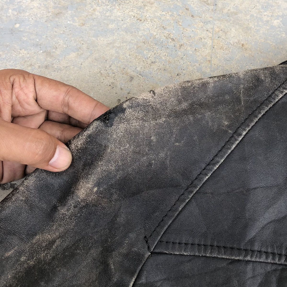 Vintage Vintage Sun Faded Cow Leather Bomber Jacket Size US S / EU 44-46 / 1 - 11 Thumbnail