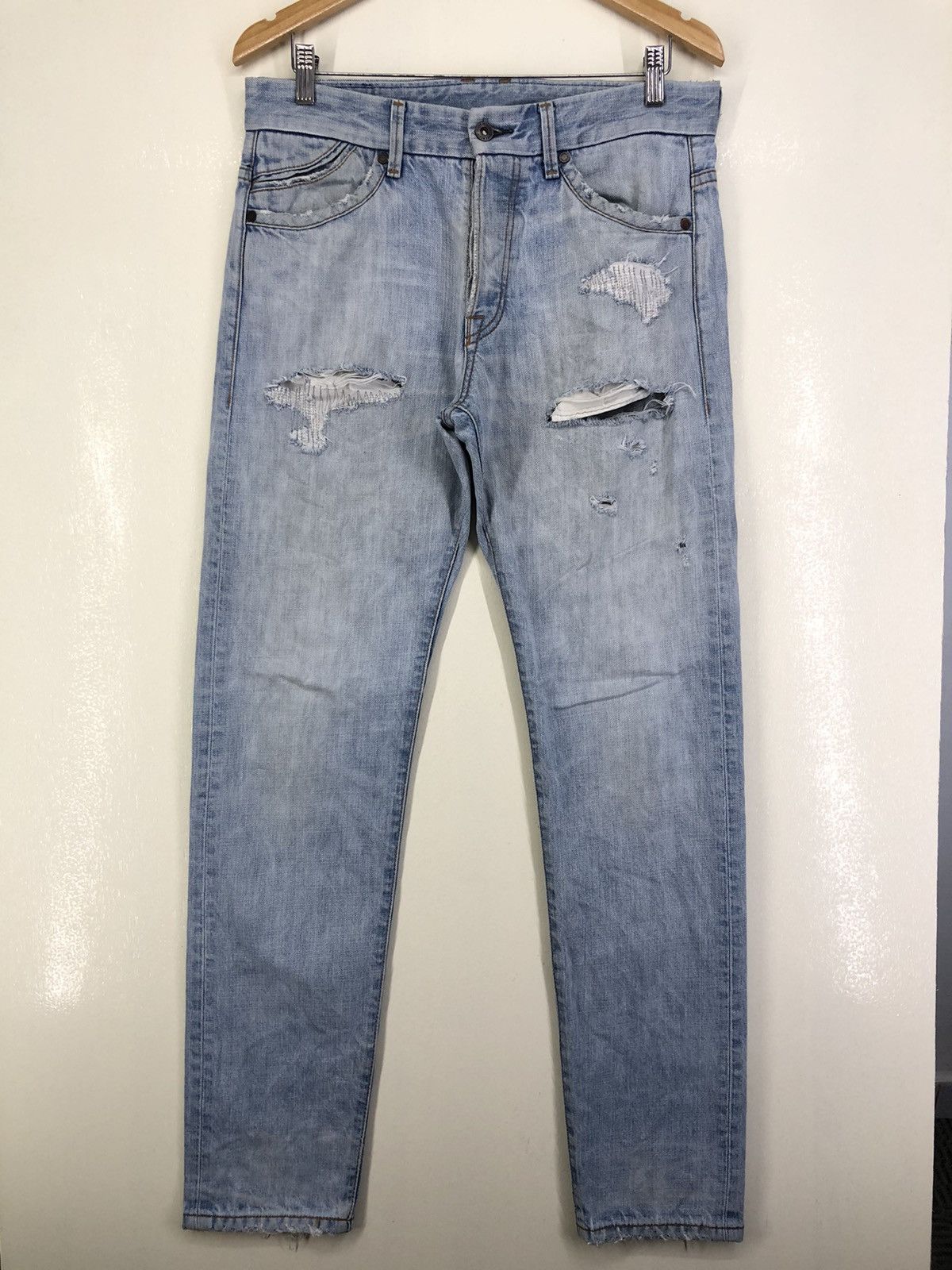 Ripo Trenta Anni Distressed Light Wash Jeans
