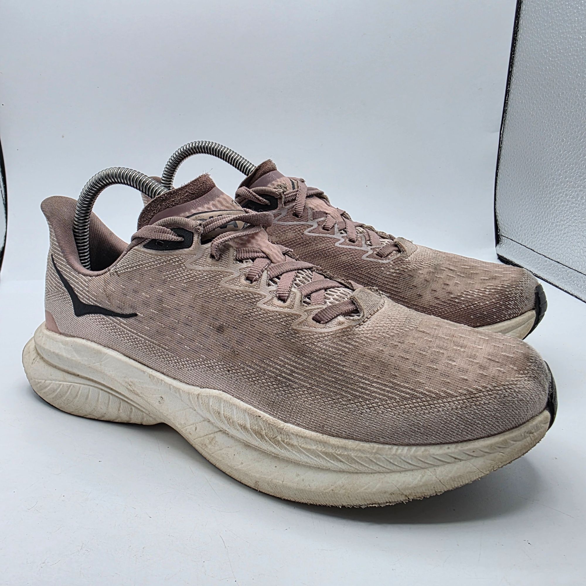 Hoka Hoka One One Mach 6 LA Womens Size 8.5 Pink Athletic Running Size US 8.5 / IT 38.5 - 1 Thumbnail