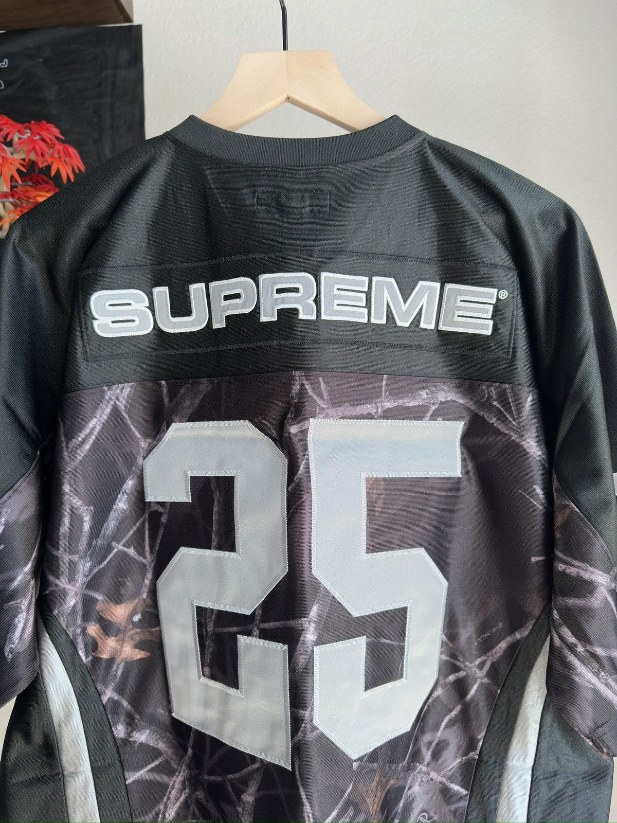 Supreme Breast Cancer Awareness Football Jersey Black Size US M / EU 48-50 / 2 - 4 Thumbnail