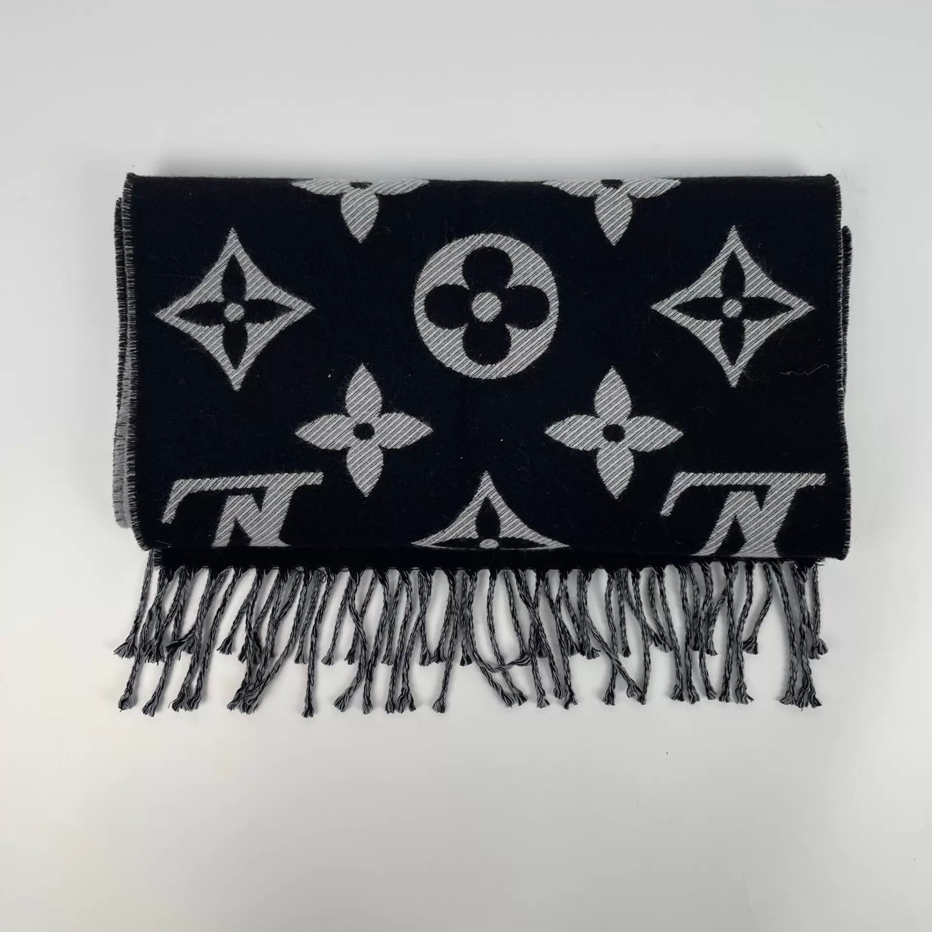 Louis Vuitton LV full print black & gray colorblocked wool scarf Size ONE SIZE - 3 Thumbnail