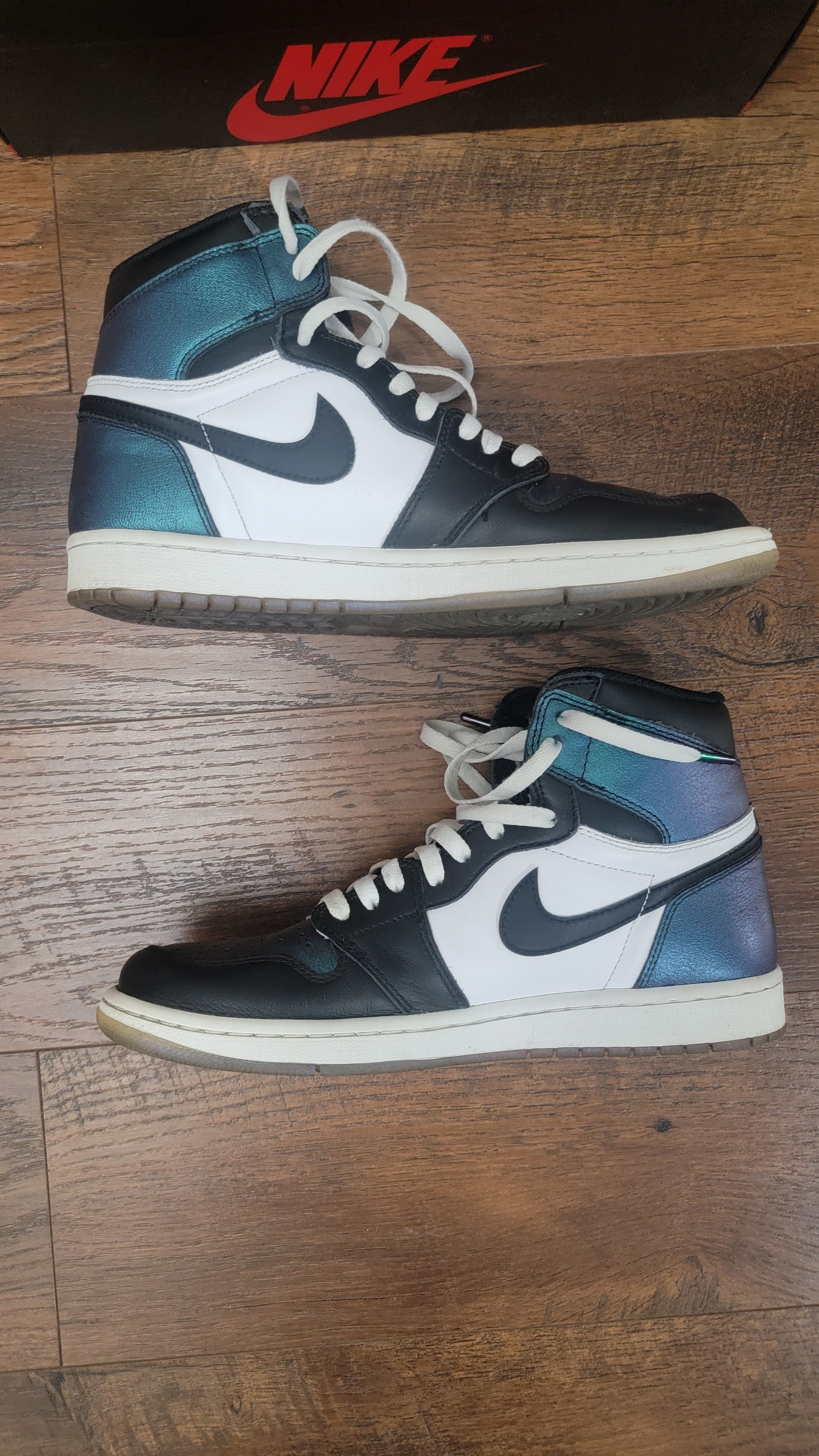 Nike Air Jordan 1 High OG Chameleon Size US 10 / EU 43 - 2 Thumbnail