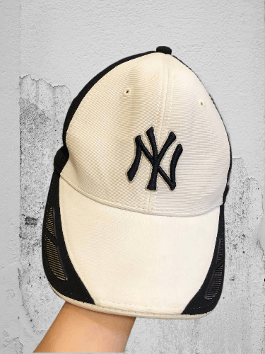 New York Yankees Cap Y2K Hats New York Yankees Vintage Size ONE SIZE - 1 Thumbnail
