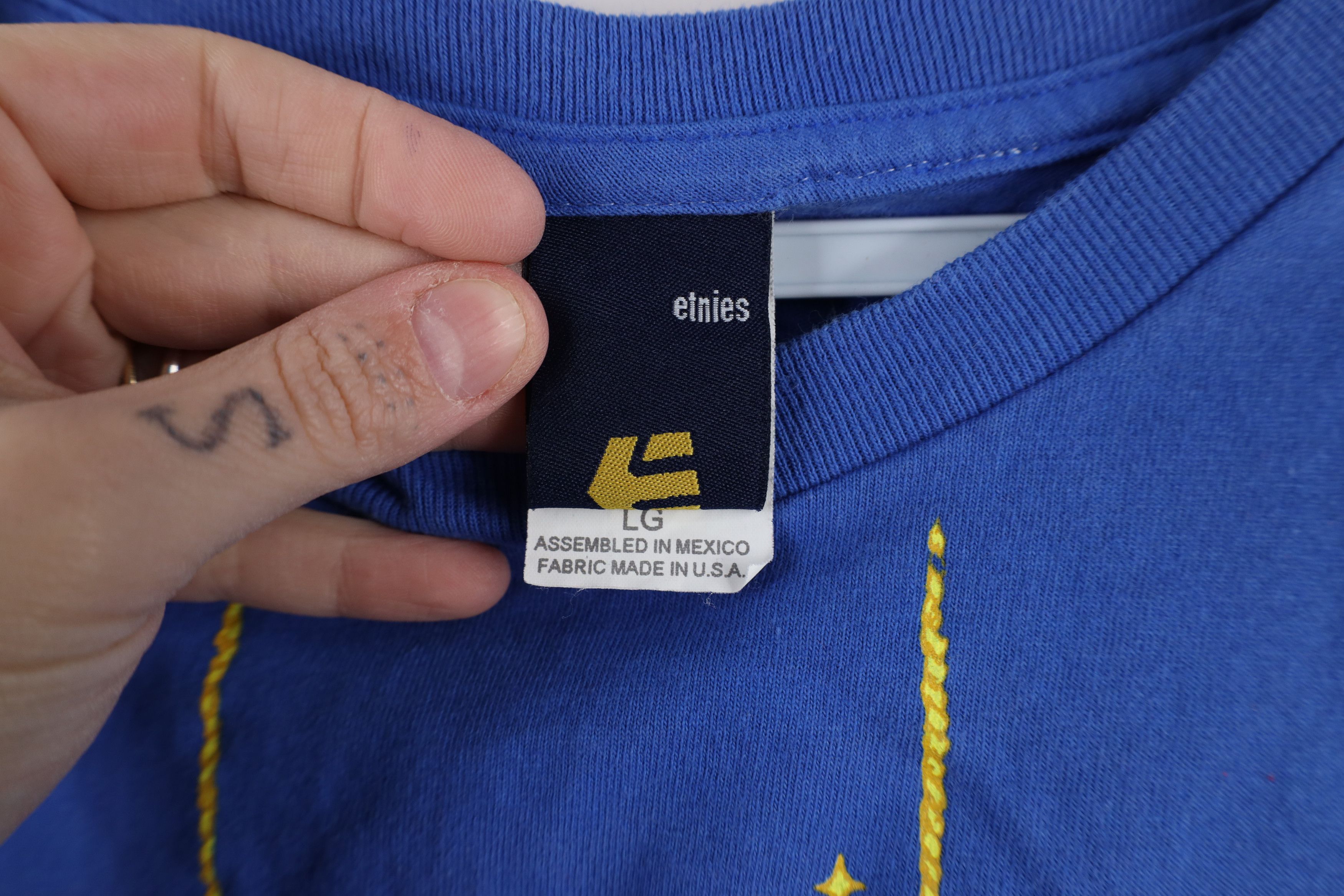Etnies × Vintage Vintage 90s Etnies Skateboard Chain T-Shirt Blue Cotton Size L / US 10 / IT 46 - 9 Thumbnail