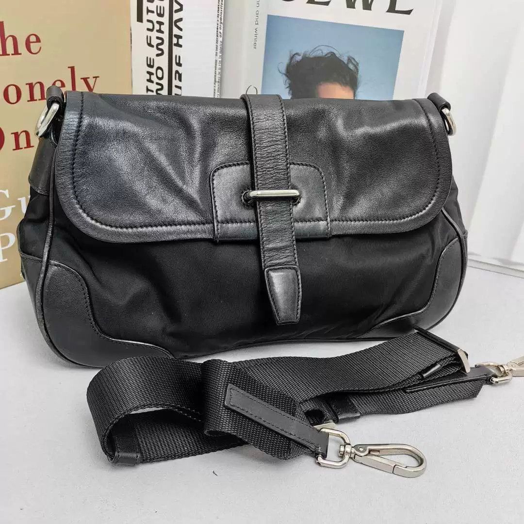 Prada Pre-loved Bag Very good condition Size ONE SIZE - 1 Thumbnail