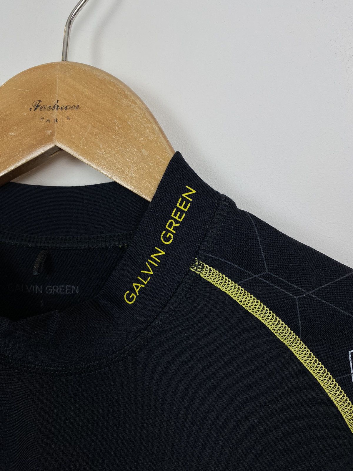 Galvin Green Galvin Green Skintight Thermal Base Layer Top Men’s Size S Size US S / EU 44-46 / 1 - 3 Thumbnail