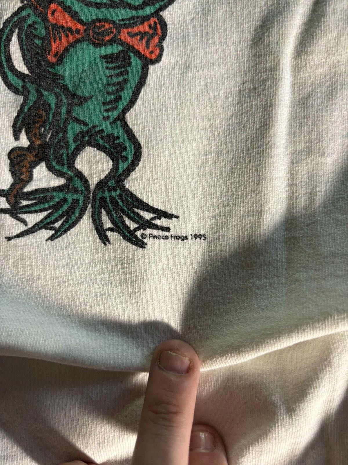 Vintage Vintage 1995 Peace Frogs Tee Size US XL / EU 56 / 4 - 4 Thumbnail