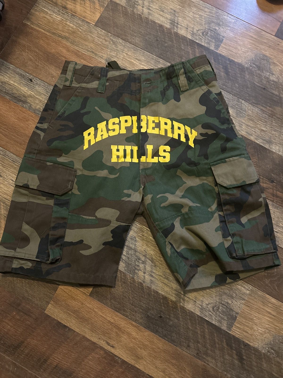 Other Raspberry Camo Shorts Size US 28 / EU 44 - 1 Thumbnail