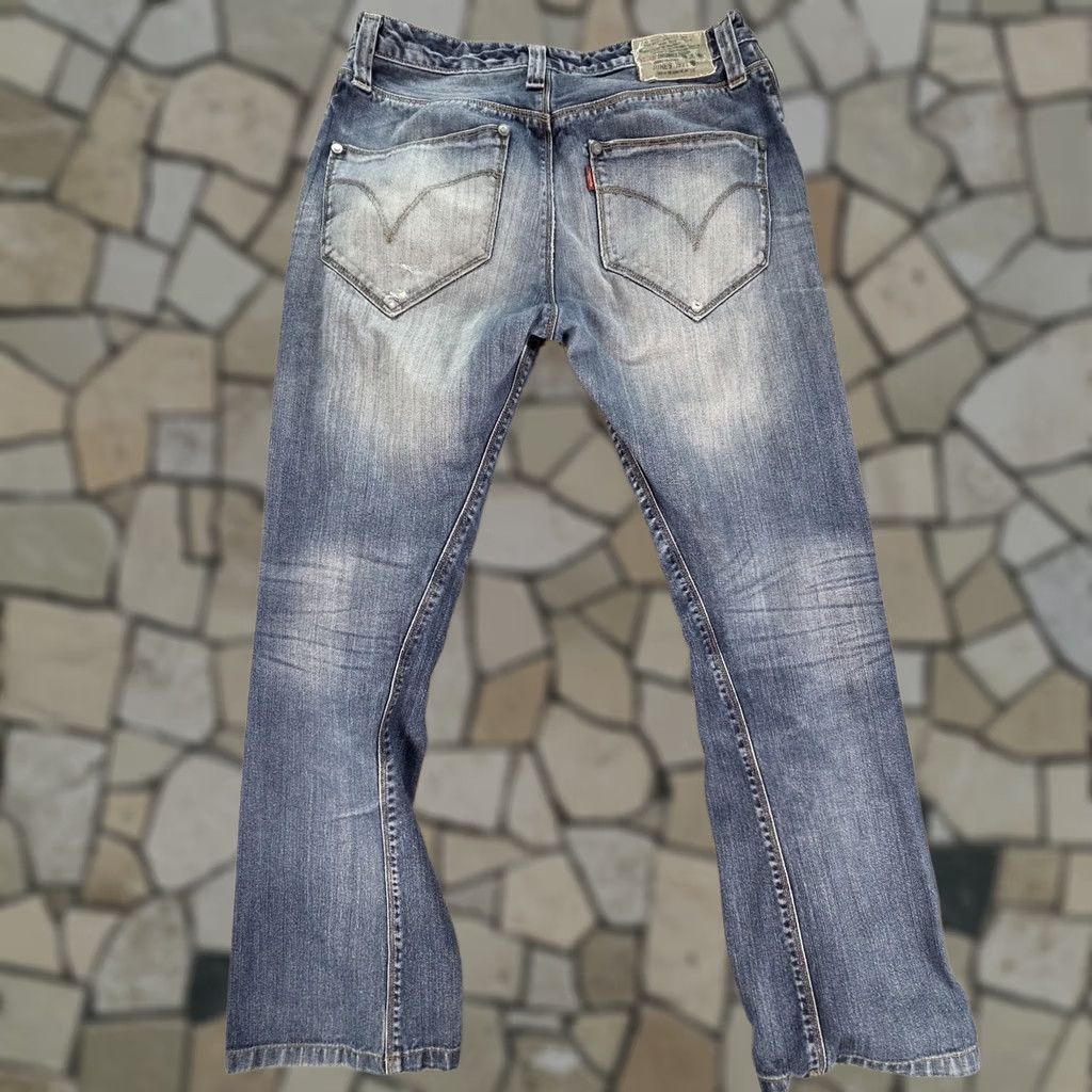 Levi's VTG Levi's Engineered Jeans Mens Med Wash 30x28 Distressed Pockets 90s Twisted Fits Denim Jeans Relaxed Blue 30 Mens Size US 30 / EU 46 - 1 Thumbnail