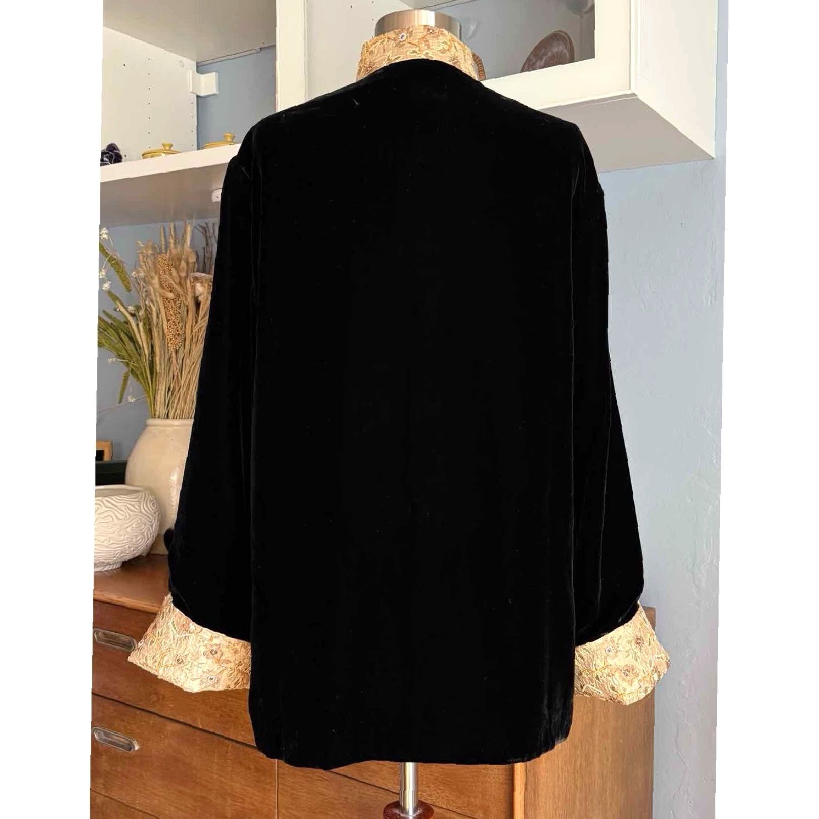 Velvet KAMI’s Ethnic Place Black Velvet Mandarin-Collar Asian Jacket Silk Lined Beaded Embroidered Sz L Size L / US 10 / IT 46 - 5 Thumbnail