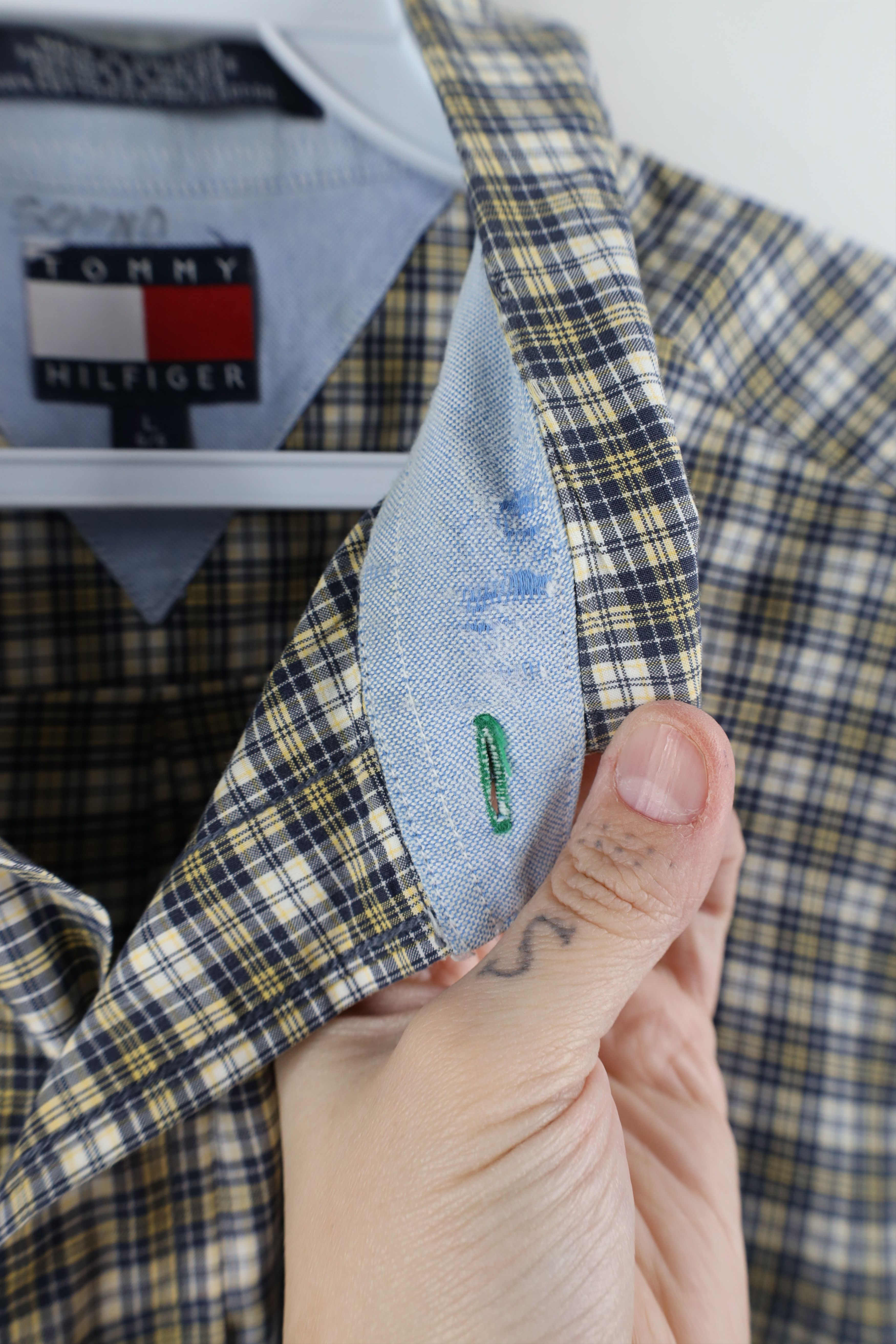 Tommy Hilfiger × Vintage Vintage 90s Tommy Hilfiger Short Sleeve Button Shirt Size US L / EU 52-54 / 3 - 6 Thumbnail