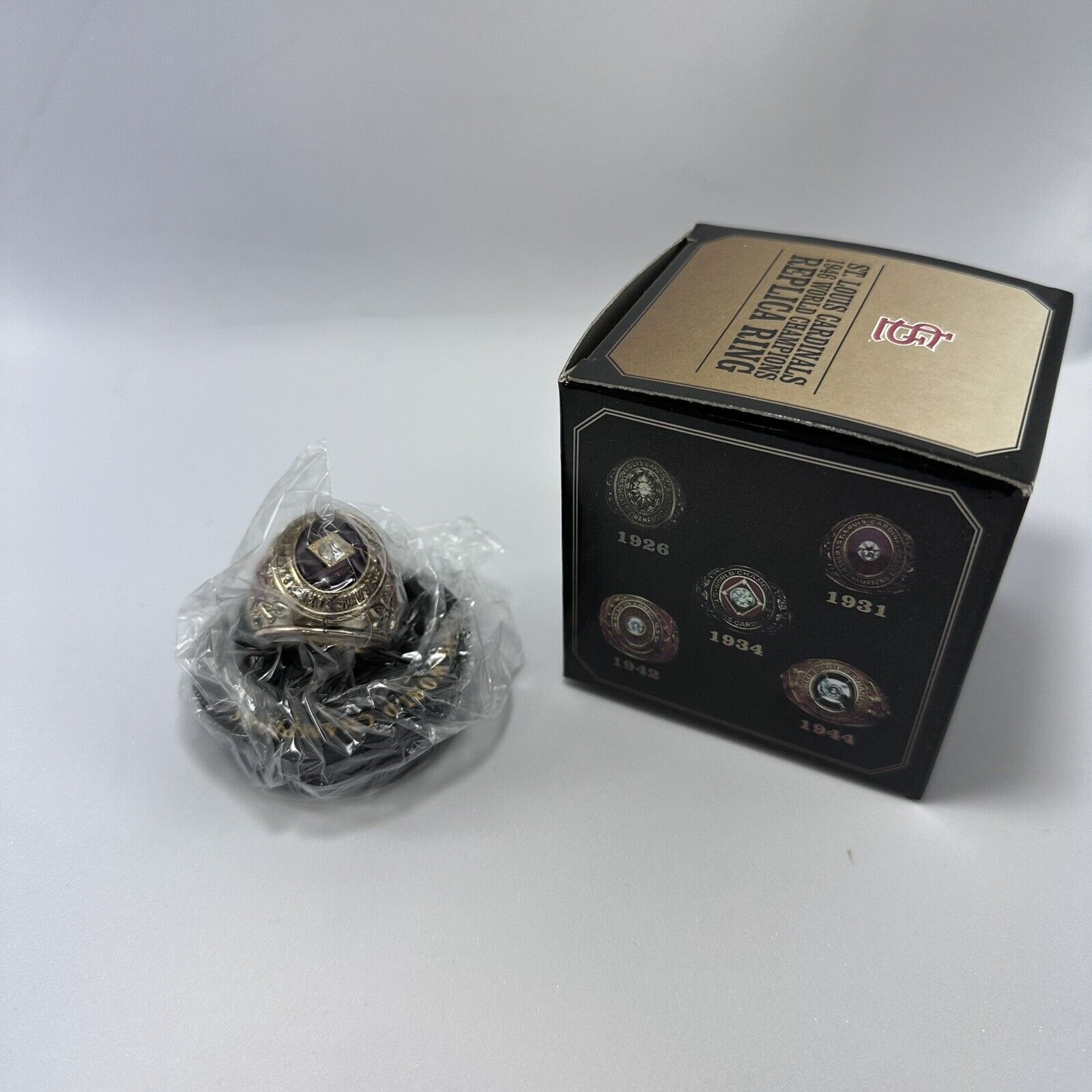 MLB St. Louis Cardinals Replica Ring 1946 World Champions Gold Size ONE SIZE - 2 Thumbnail