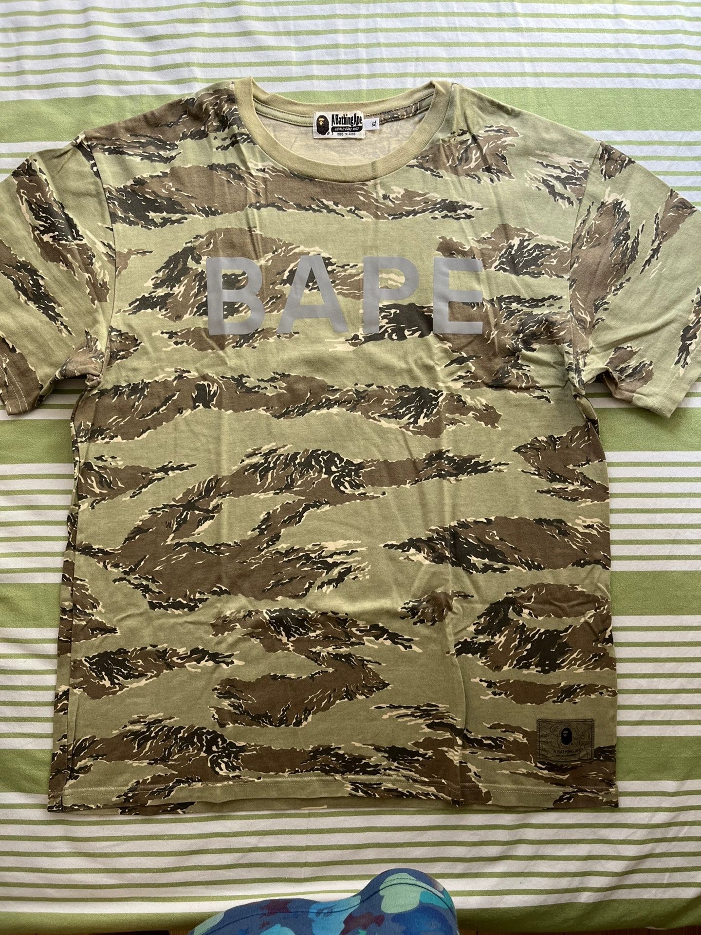 Bape Bape Shark T-Shirt Casual Short Sleeve Size US XL / EU 56 / 4 - 1 Thumbnail
