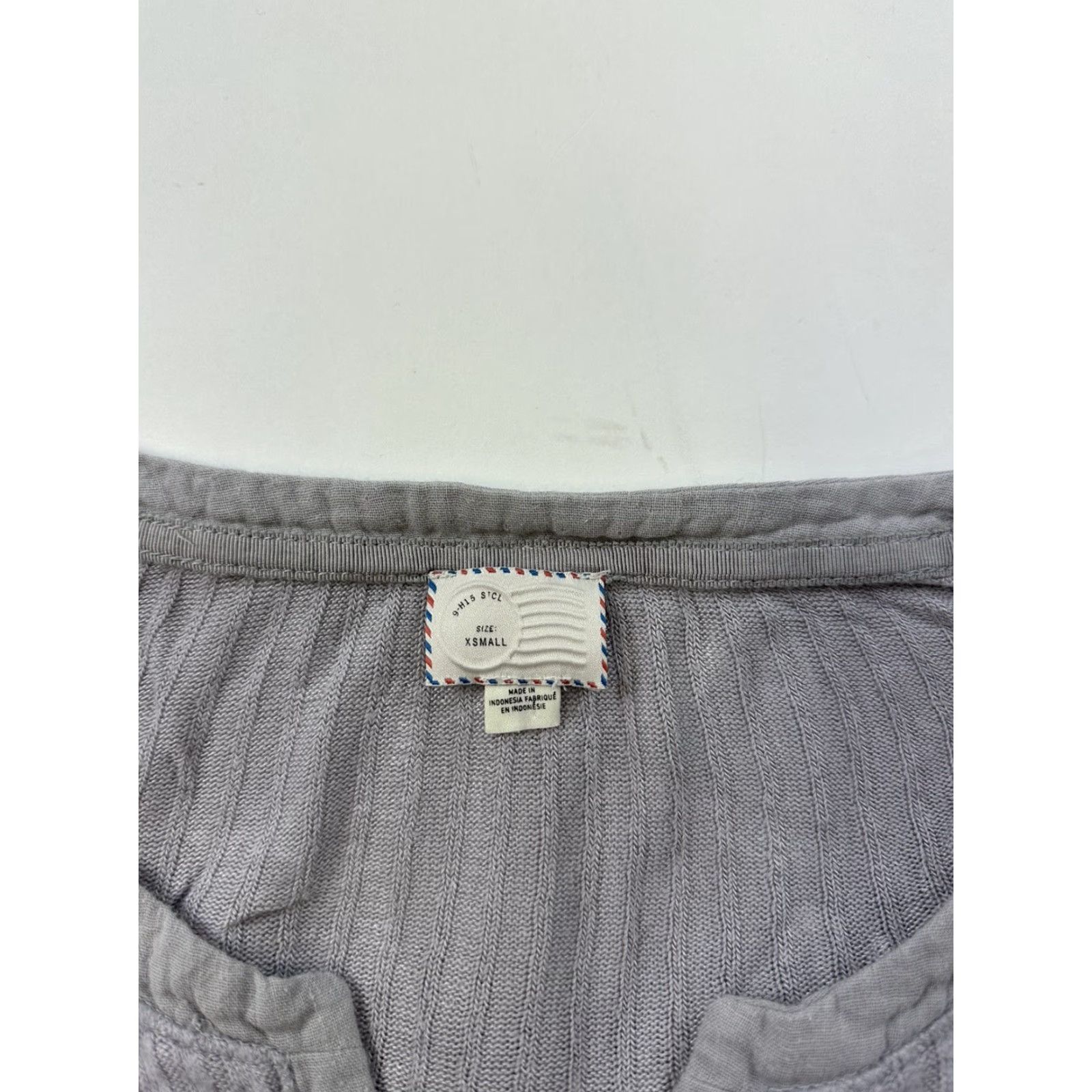 Anthropologie Anthropologie Postage Stamp Knit Top Womens XS Blouse Shirt Casual Knit 3/4 Sleeve Gray Spandex Rayon Ribbed V-Neck Regular Bag Bohemian Classic Size XS / US 0-2 / IT 36-38 - 5 Thumbnail